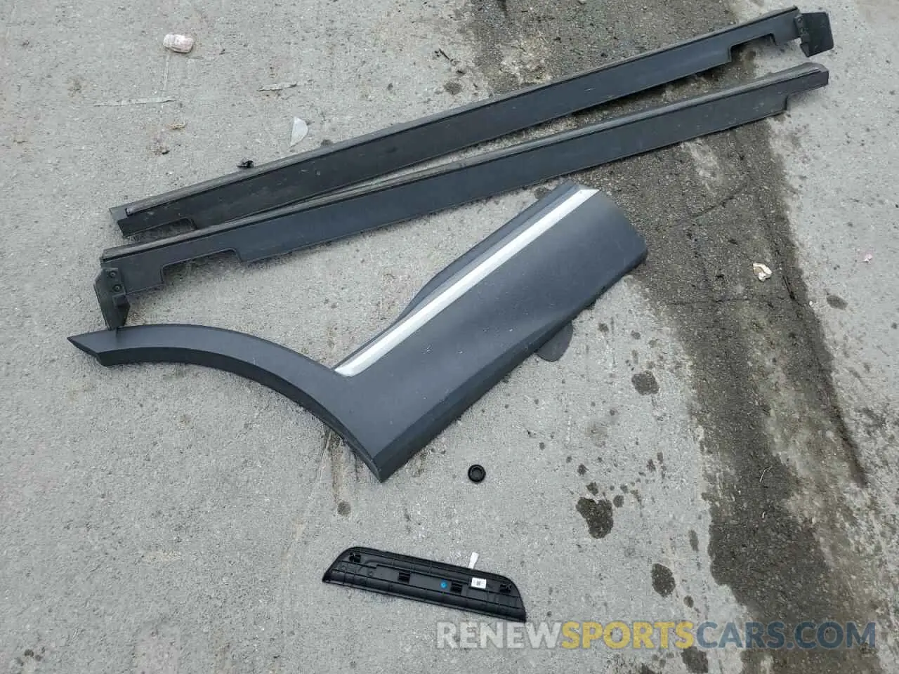 13 Photograph of a damaged car 5NMS33ADXKH048739 HYUNDAI SANTA FE 2019