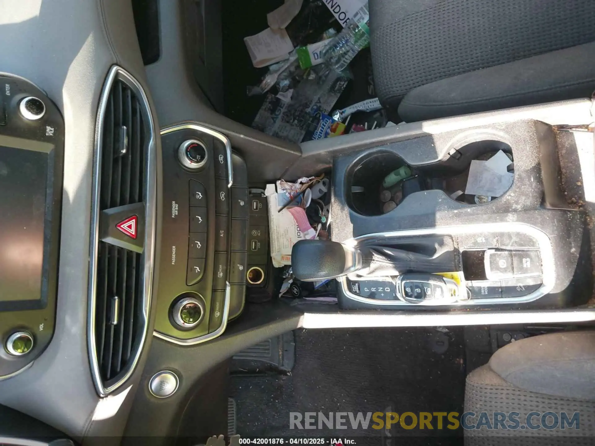 11 Photograph of a damaged car 5NMS3CAD0KH009349 HYUNDAI SANTA FE 2019