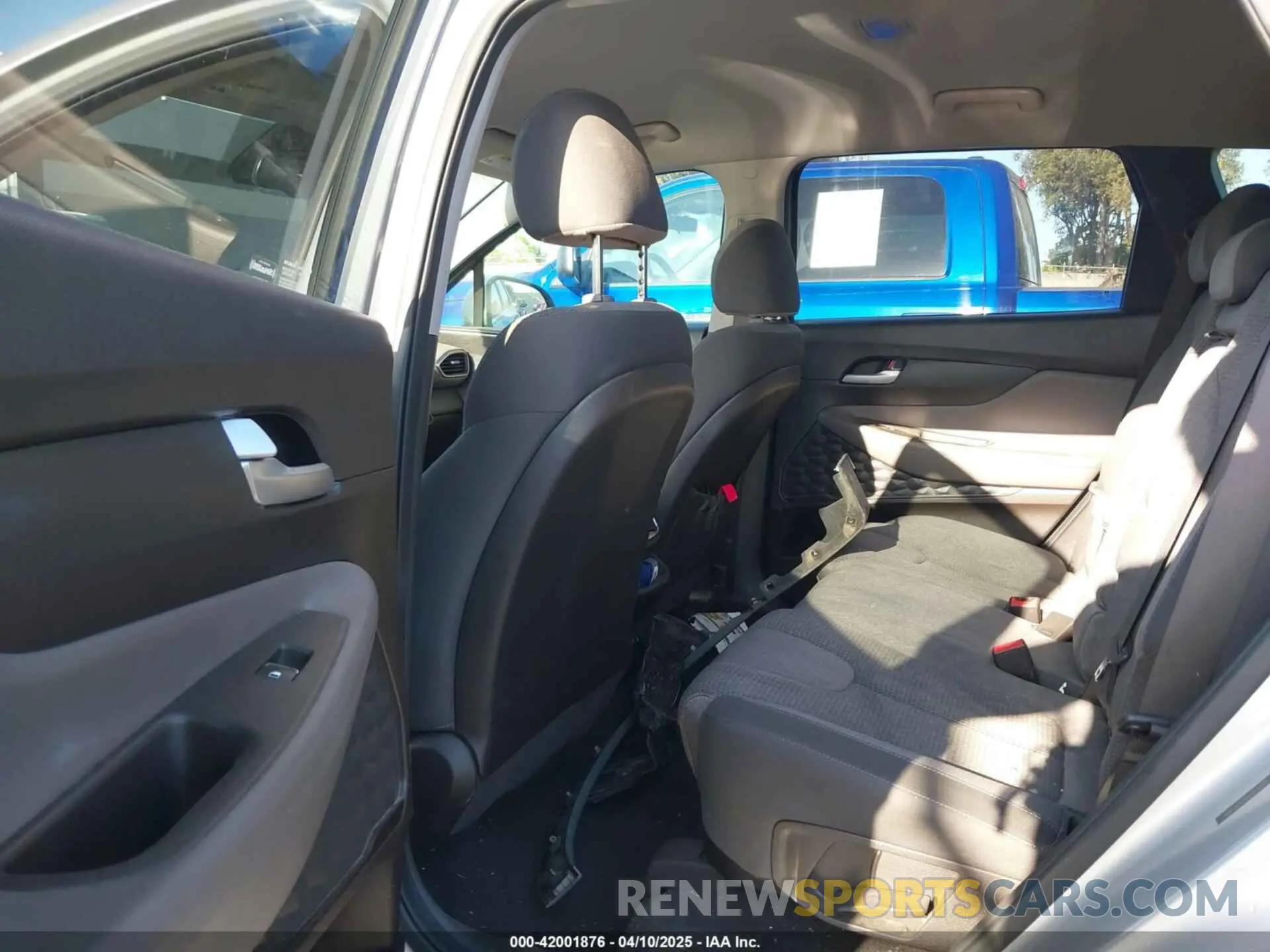 22 Photograph of a damaged car 5NMS3CAD0KH009349 HYUNDAI SANTA FE 2019