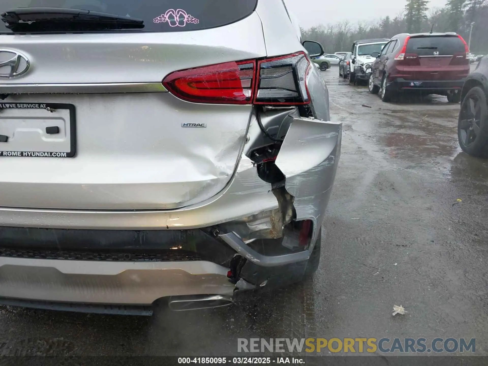 17 Photograph of a damaged car 5NMS3CAD0KH023977 HYUNDAI SANTA FE 2019