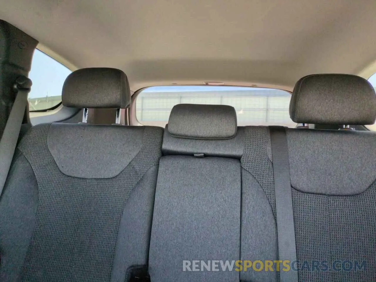 10 Photograph of a damaged car 5NMS3CAD0KH037409 HYUNDAI SANTA FE 2019