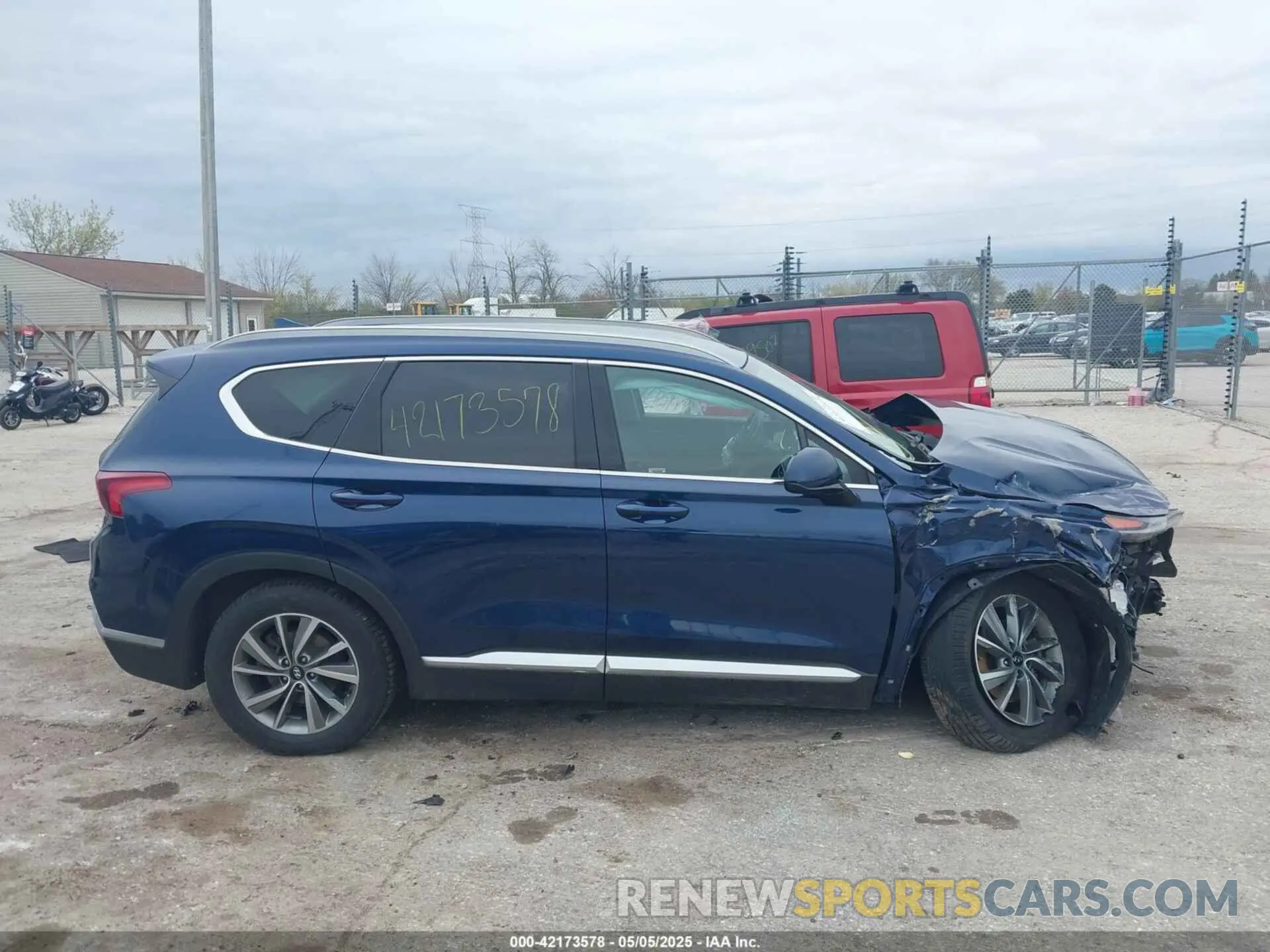 13 Photograph of a damaged car 5NMS3CAD0KH055120 HYUNDAI SANTA FE 2019