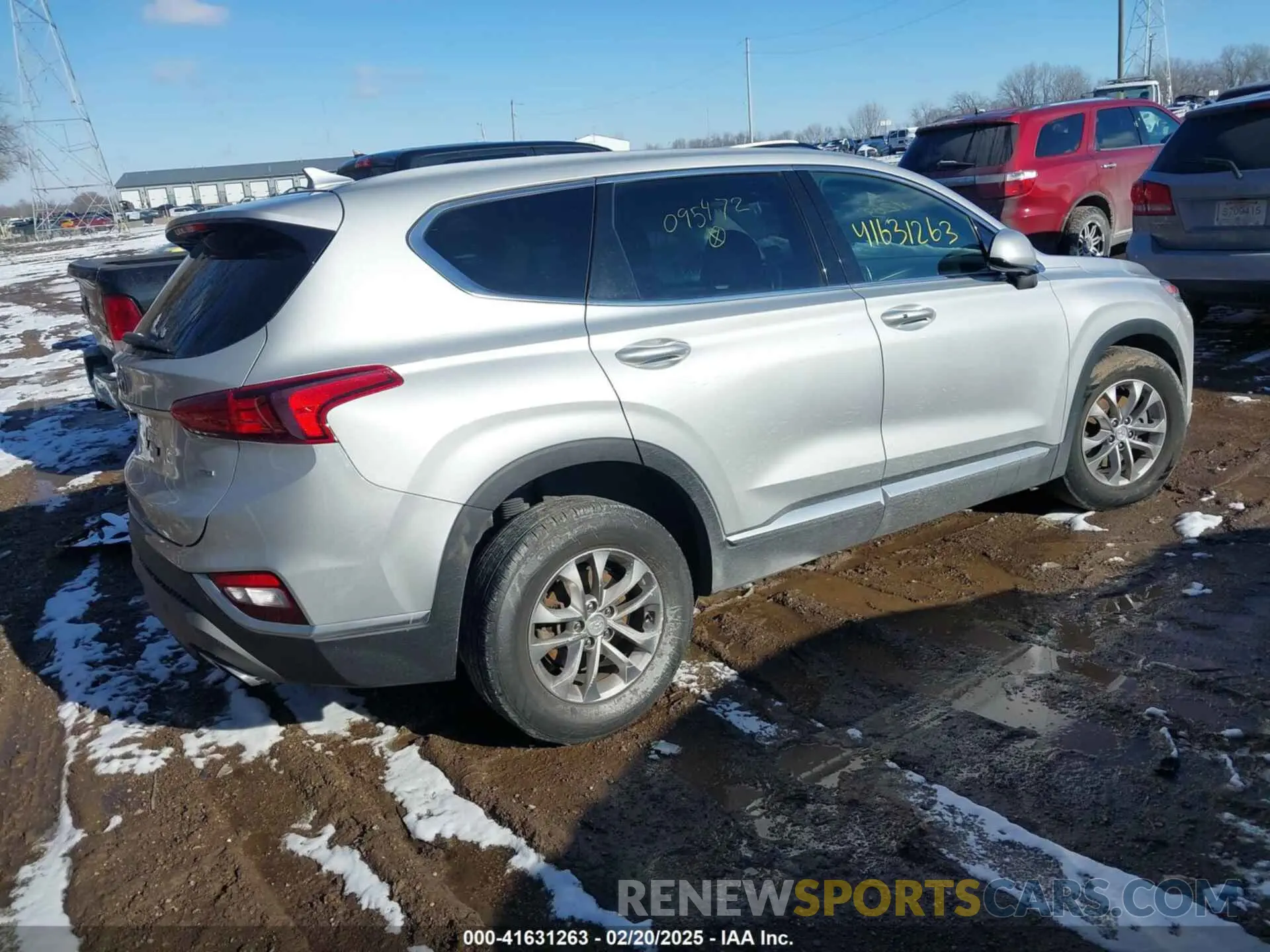 4 Photograph of a damaged car 5NMS3CAD0KH095472 HYUNDAI SANTA FE 2019