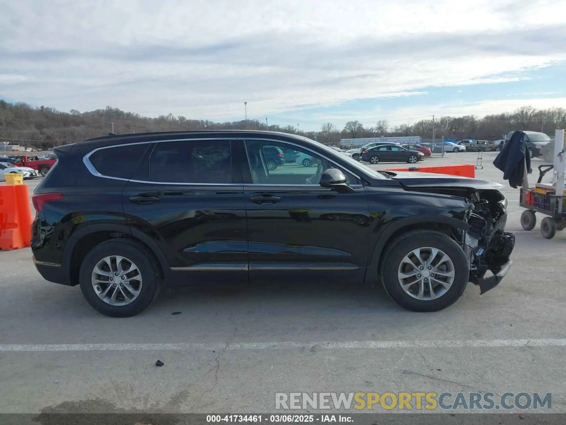 13 Photograph of a damaged car 5NMS3CAD0KH105045 HYUNDAI SANTA FE 2019