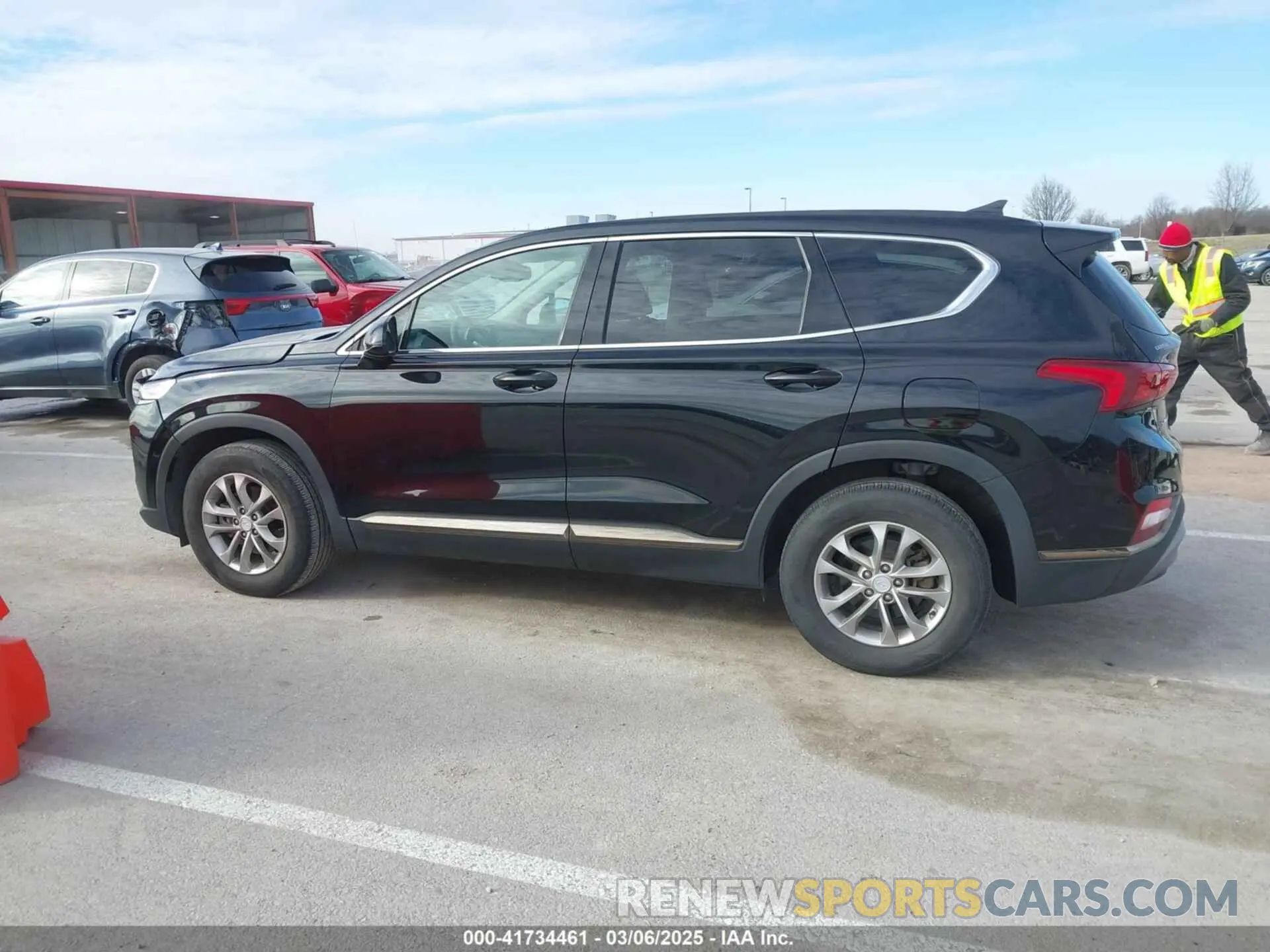 14 Photograph of a damaged car 5NMS3CAD0KH105045 HYUNDAI SANTA FE 2019