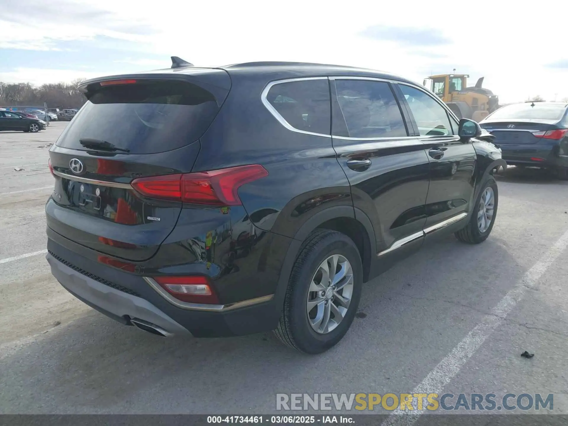 4 Photograph of a damaged car 5NMS3CAD0KH105045 HYUNDAI SANTA FE 2019