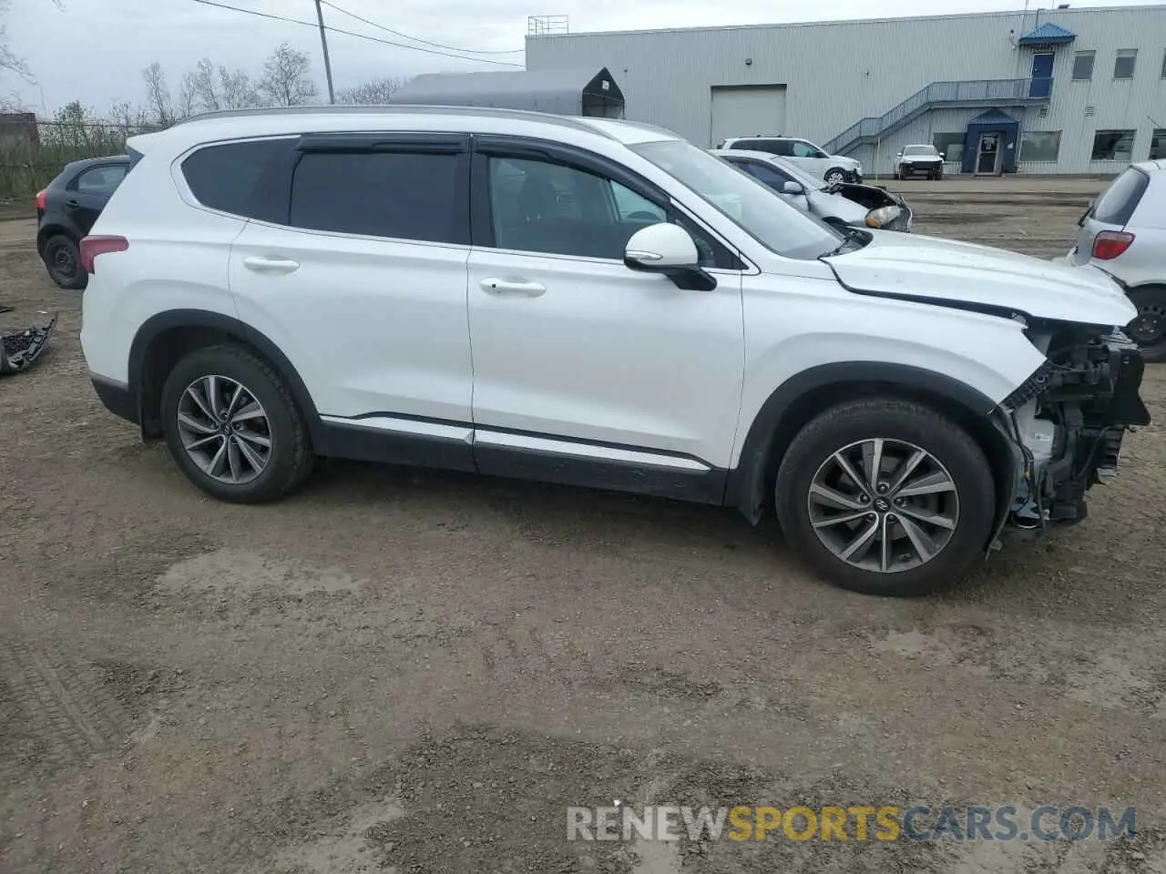 4 Photograph of a damaged car 5NMS3CAD2KH049366 HYUNDAI SANTA FE 2019