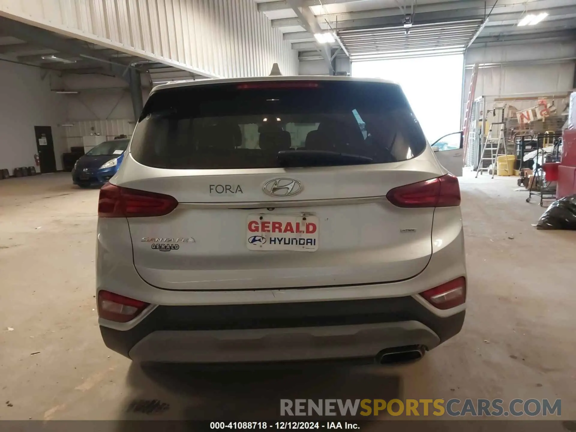 16 Photograph of a damaged car 5NMS3CAD3KH006333 HYUNDAI SANTA FE 2019