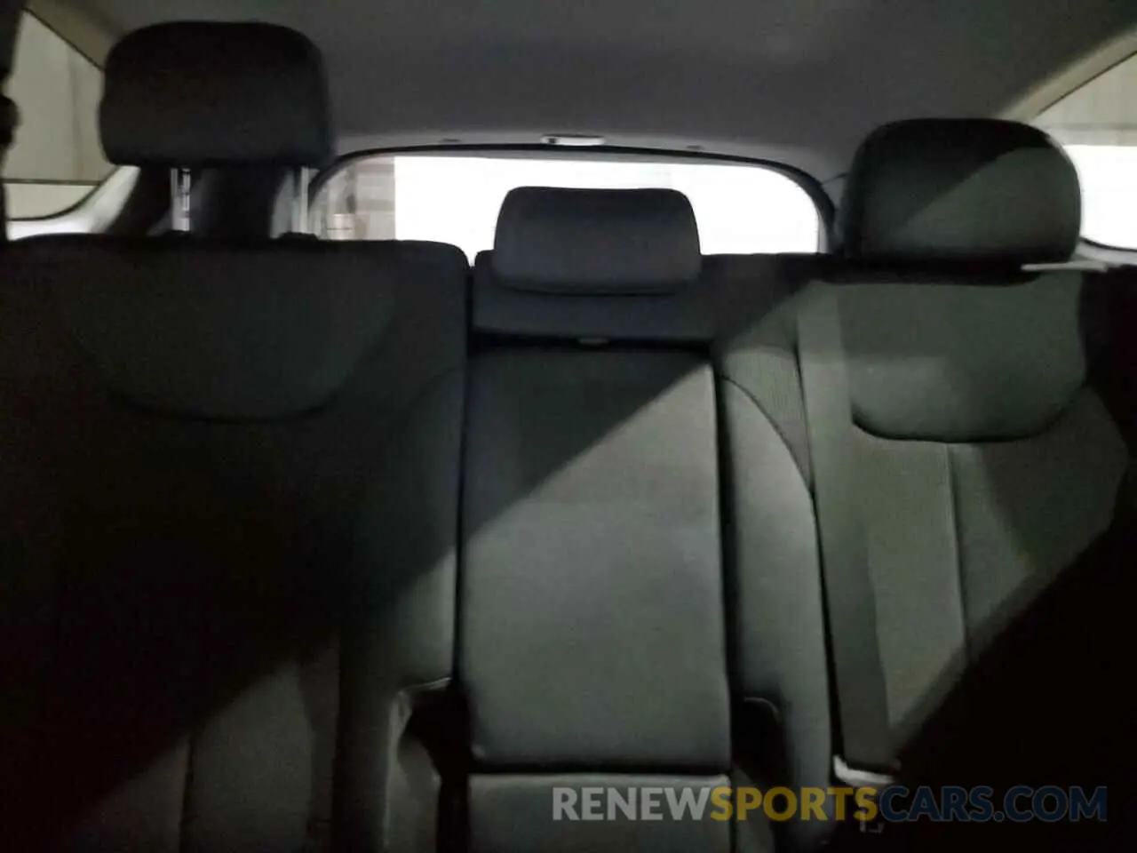 10 Photograph of a damaged car 5NMS3CAD3KH008163 HYUNDAI SANTA FE 2019