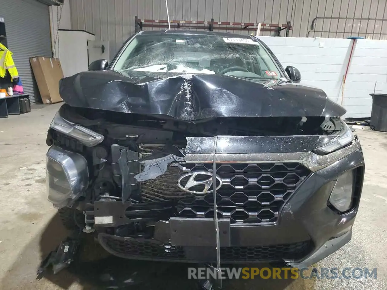 5 Photograph of a damaged car 5NMS3CAD3KH008163 HYUNDAI SANTA FE 2019