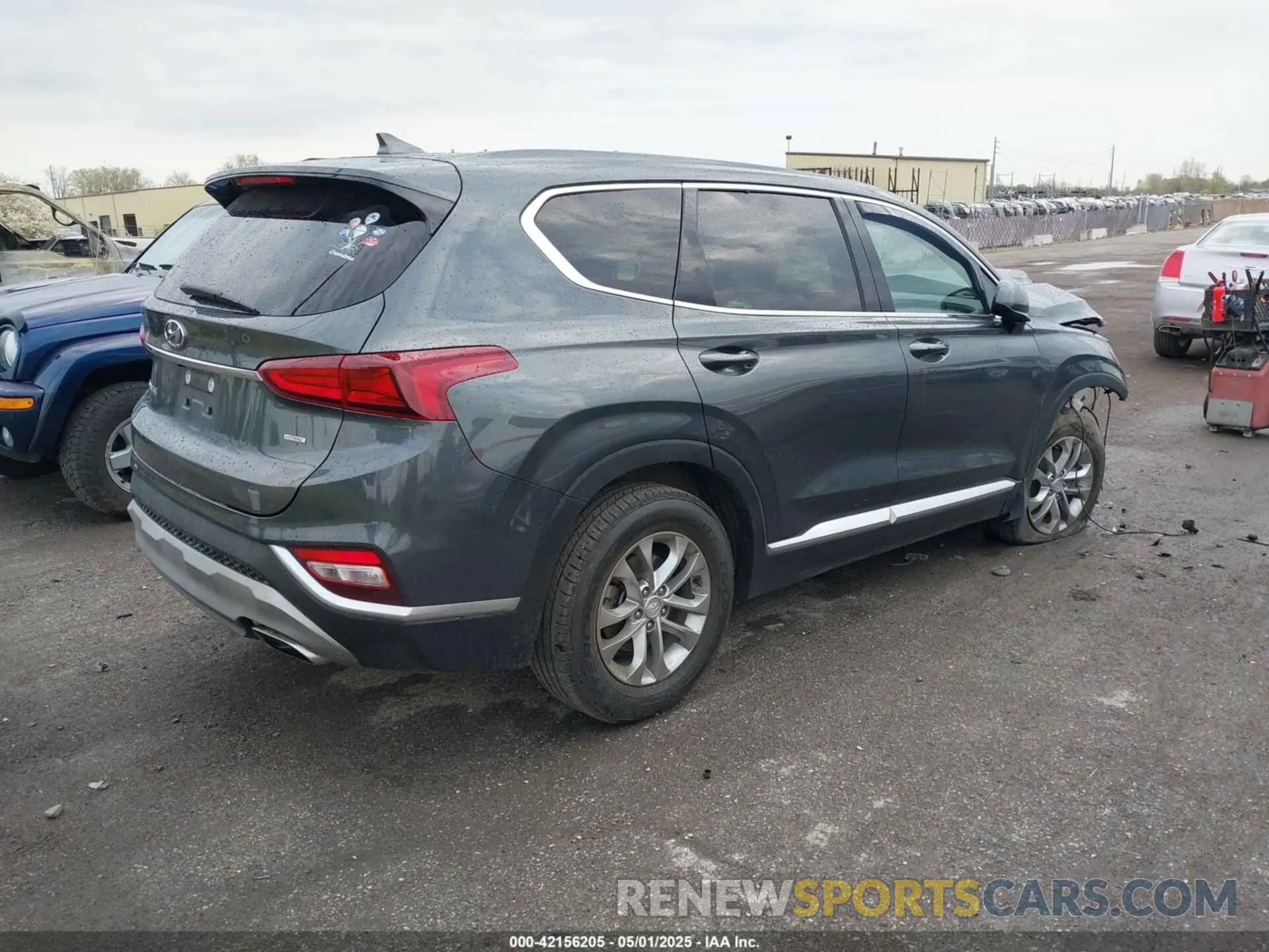 4 Photograph of a damaged car 5NMS3CAD4KH075239 HYUNDAI SANTA FE 2019
