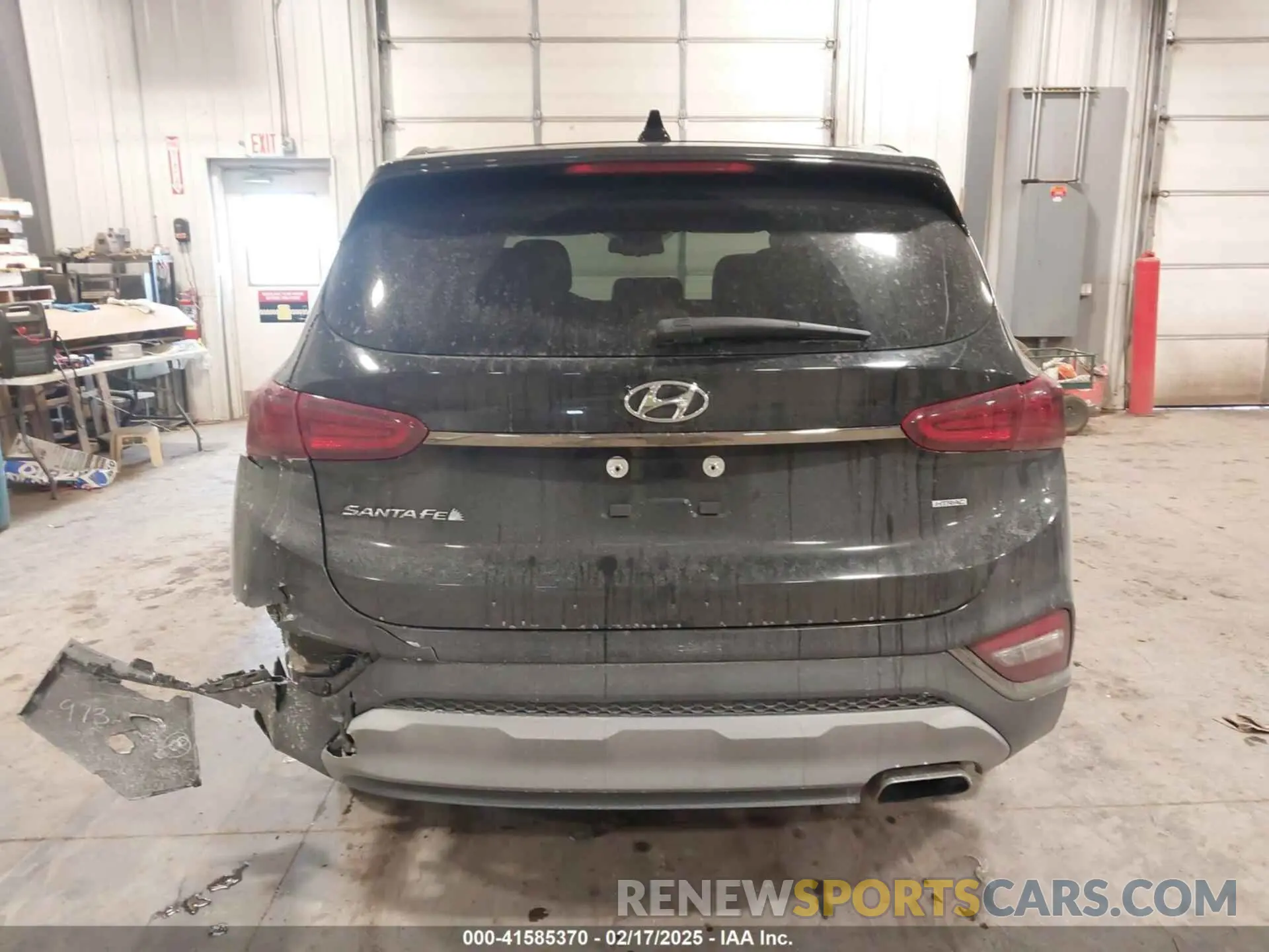 17 Photograph of a damaged car 5NMS3CAD4KH124987 HYUNDAI SANTA FE 2019