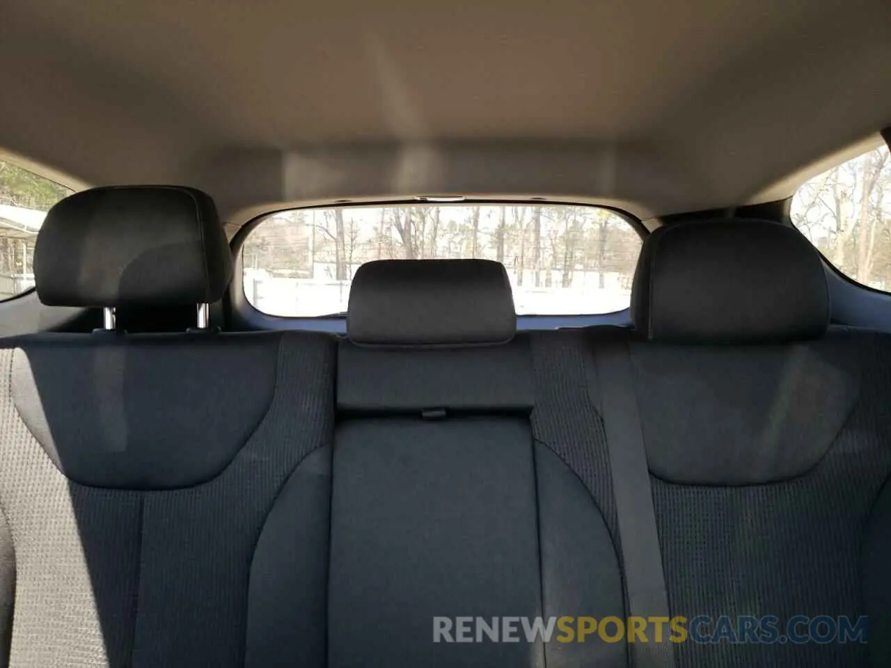 10 Photograph of a damaged car 5NMS3CAD5KH001232 HYUNDAI SANTA FE 2019
