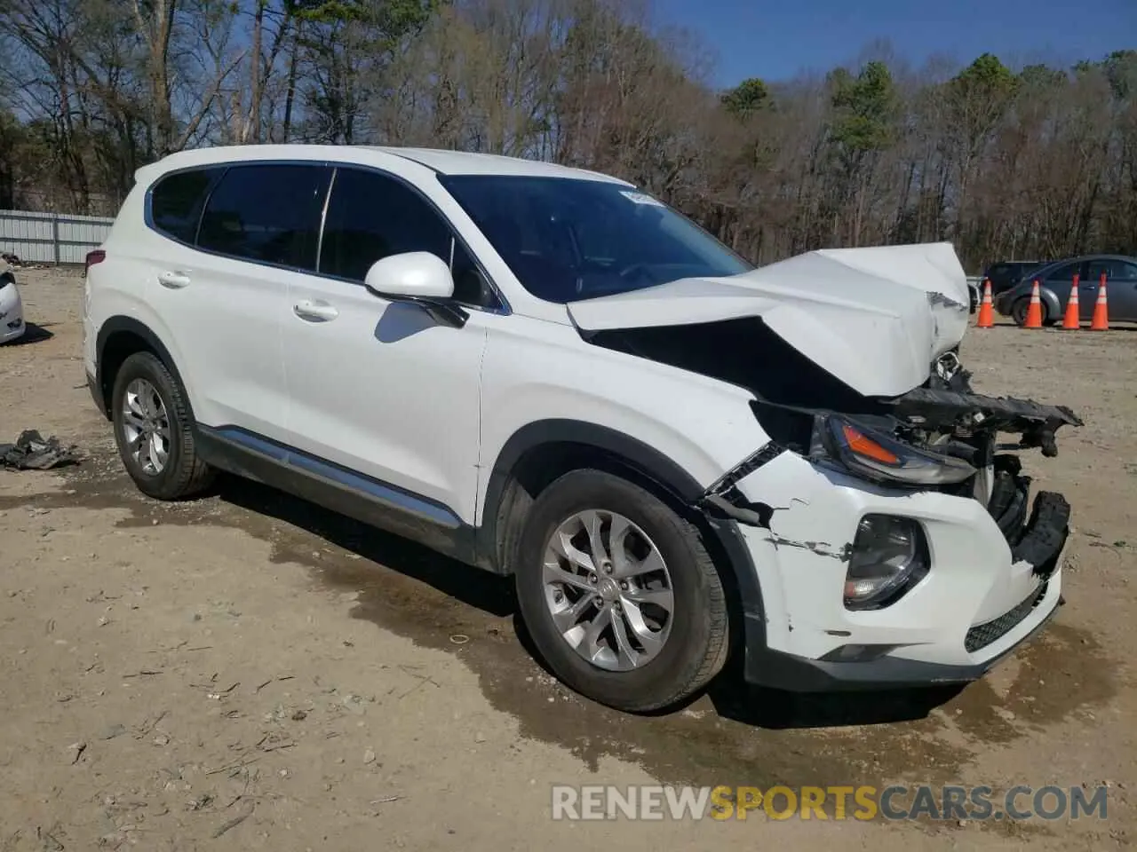 4 Photograph of a damaged car 5NMS3CAD5KH001232 HYUNDAI SANTA FE 2019