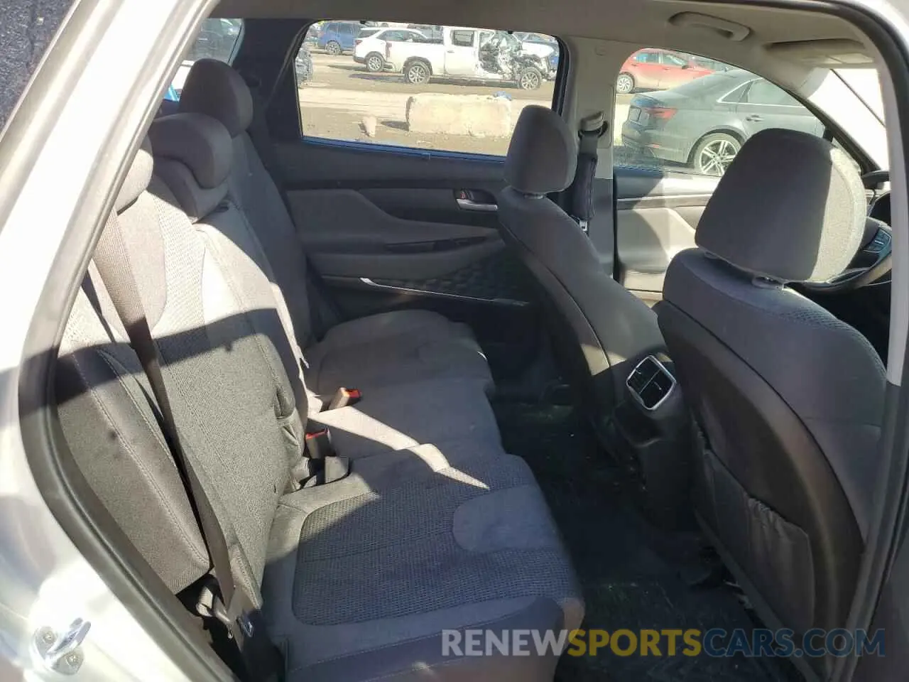 11 Photograph of a damaged car 5NMS3CAD5KH029435 HYUNDAI SANTA FE 2019