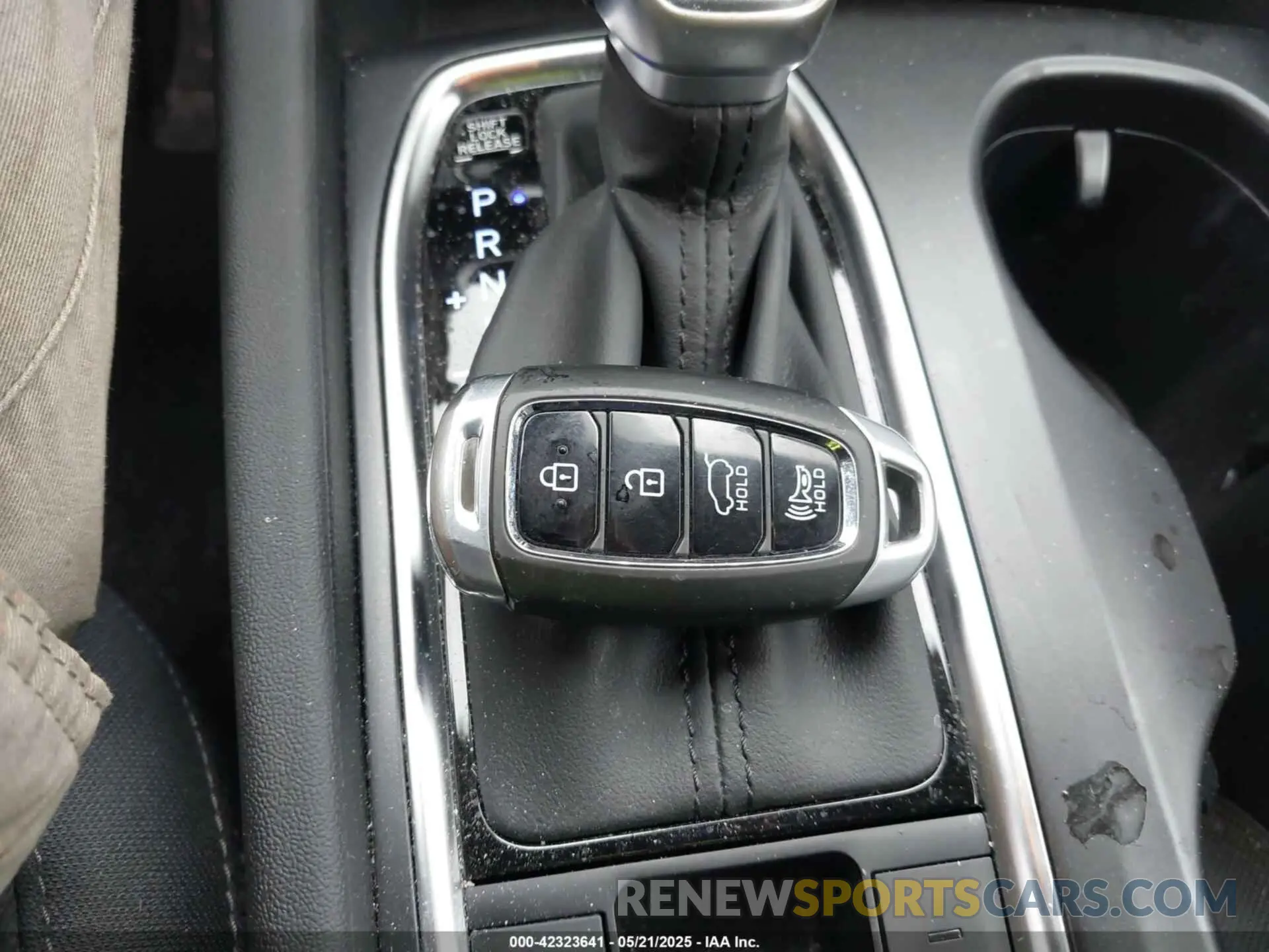 11 Photograph of a damaged car 5NMS3CAD7KH035429 HYUNDAI SANTA FE 2019
