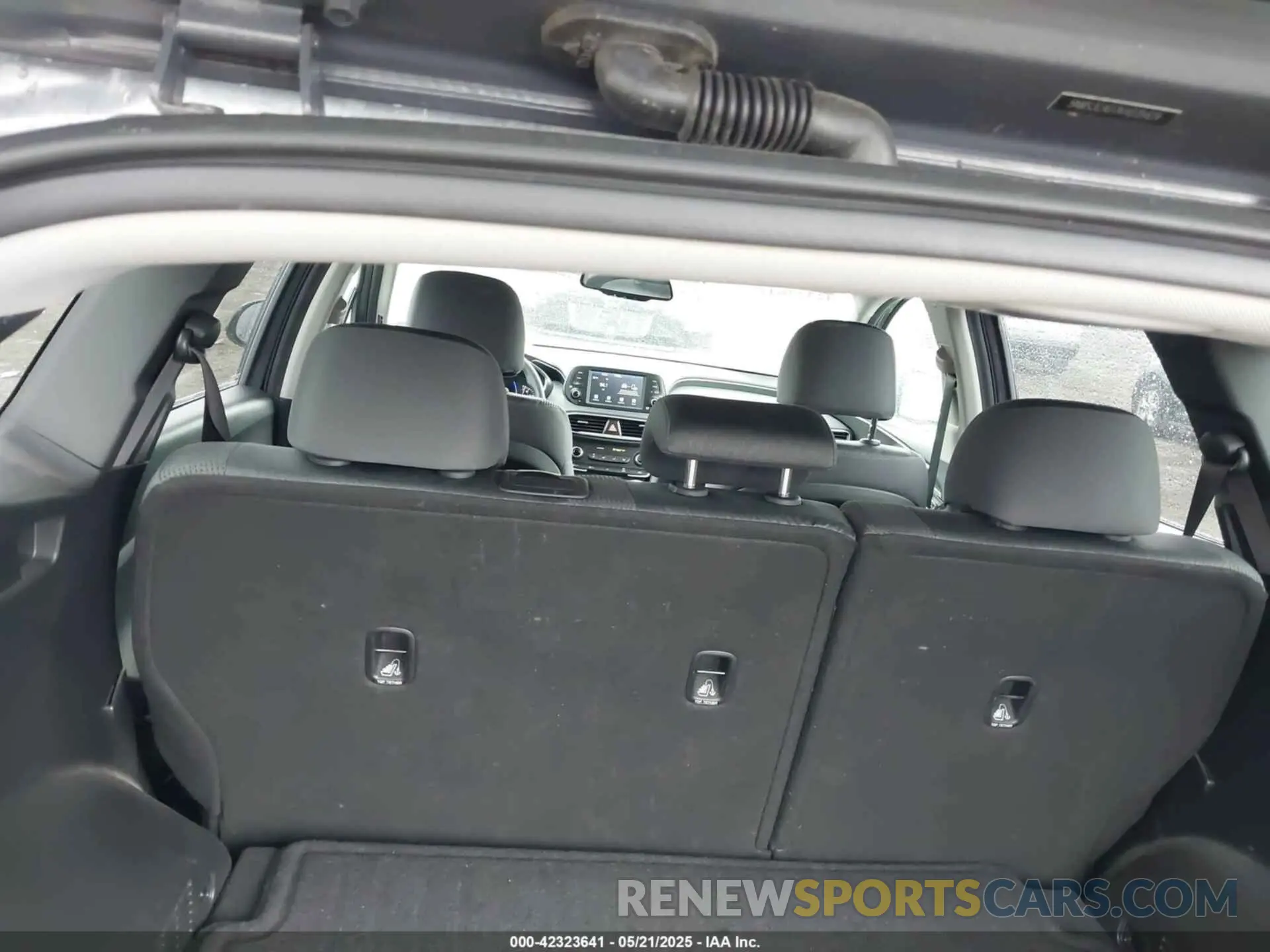 12 Photograph of a damaged car 5NMS3CAD7KH035429 HYUNDAI SANTA FE 2019