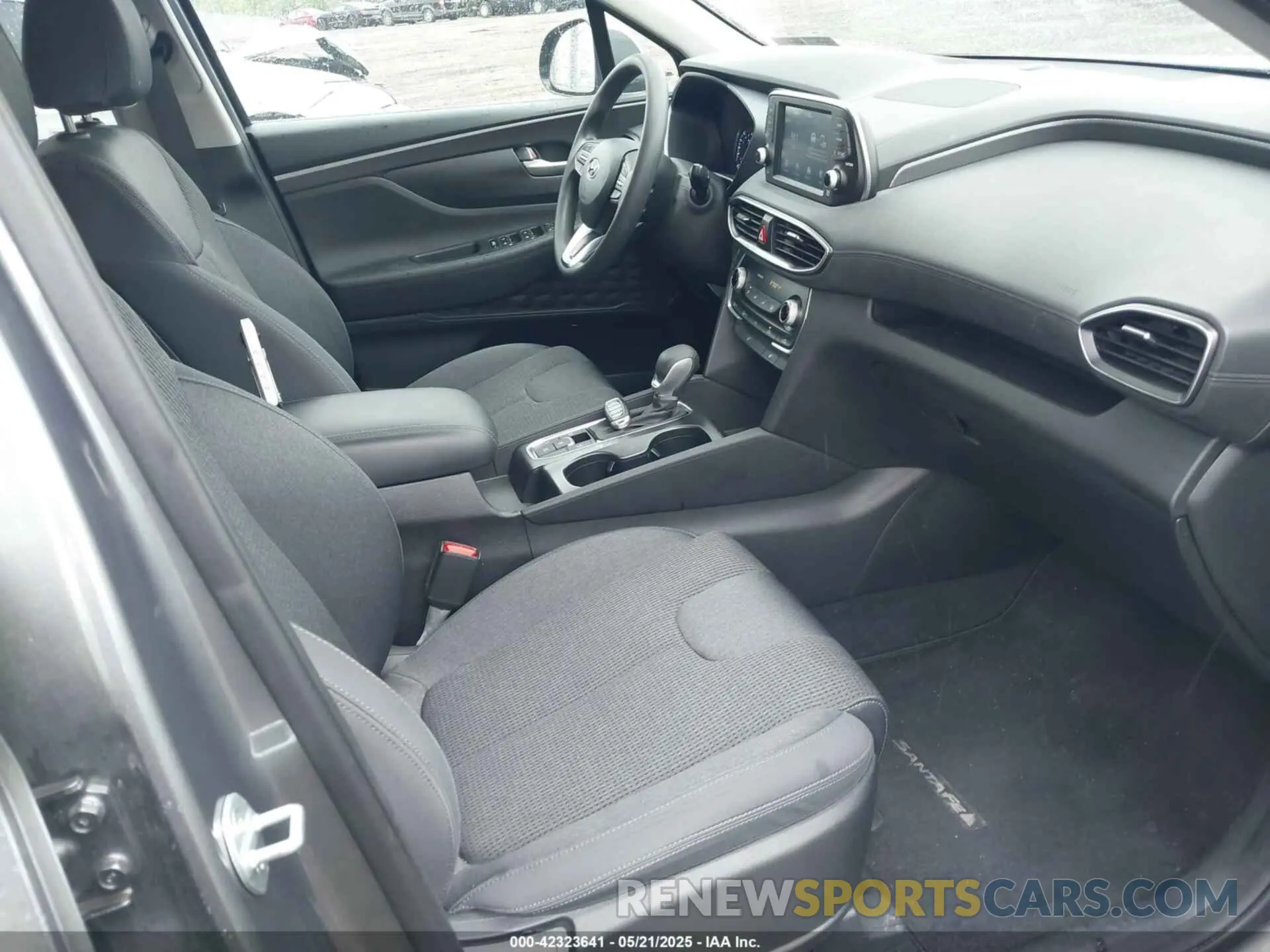 5 Photograph of a damaged car 5NMS3CAD7KH035429 HYUNDAI SANTA FE 2019