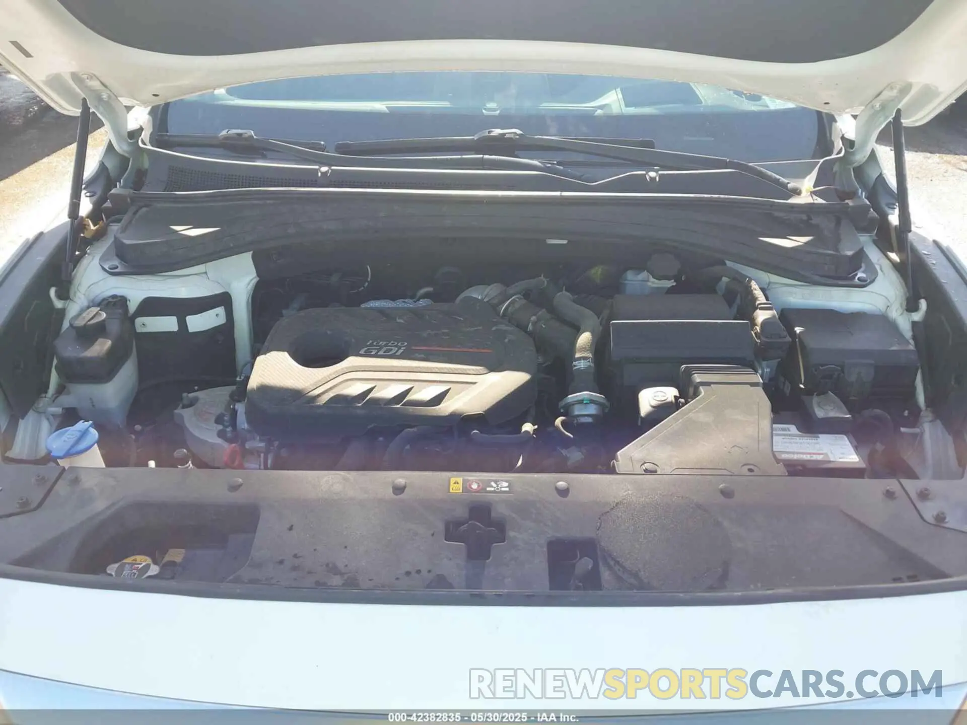 10 Photograph of a damaged car 5NMS53AA0KH023073 HYUNDAI SANTA FE 2019