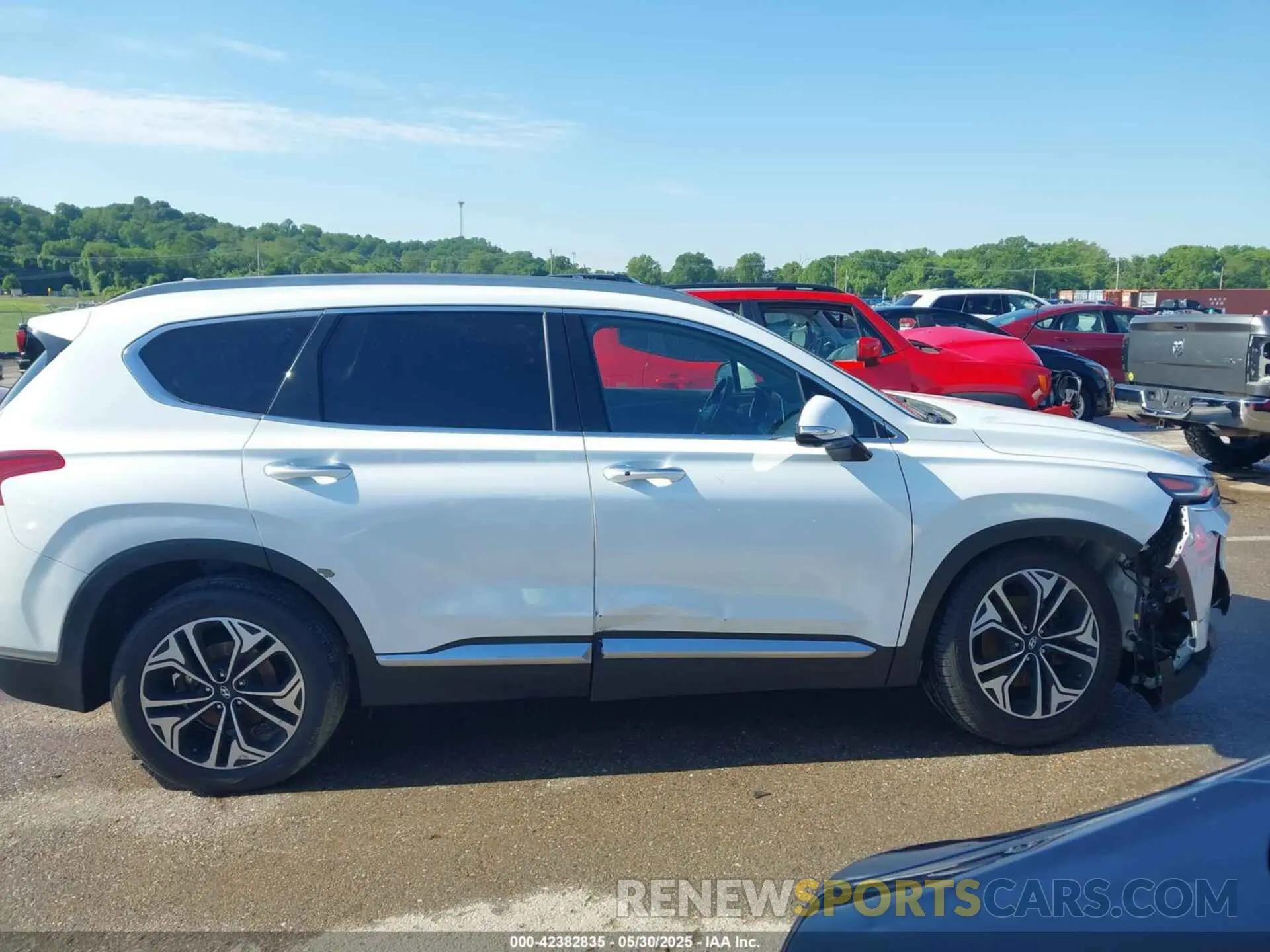 13 Photograph of a damaged car 5NMS53AA0KH023073 HYUNDAI SANTA FE 2019