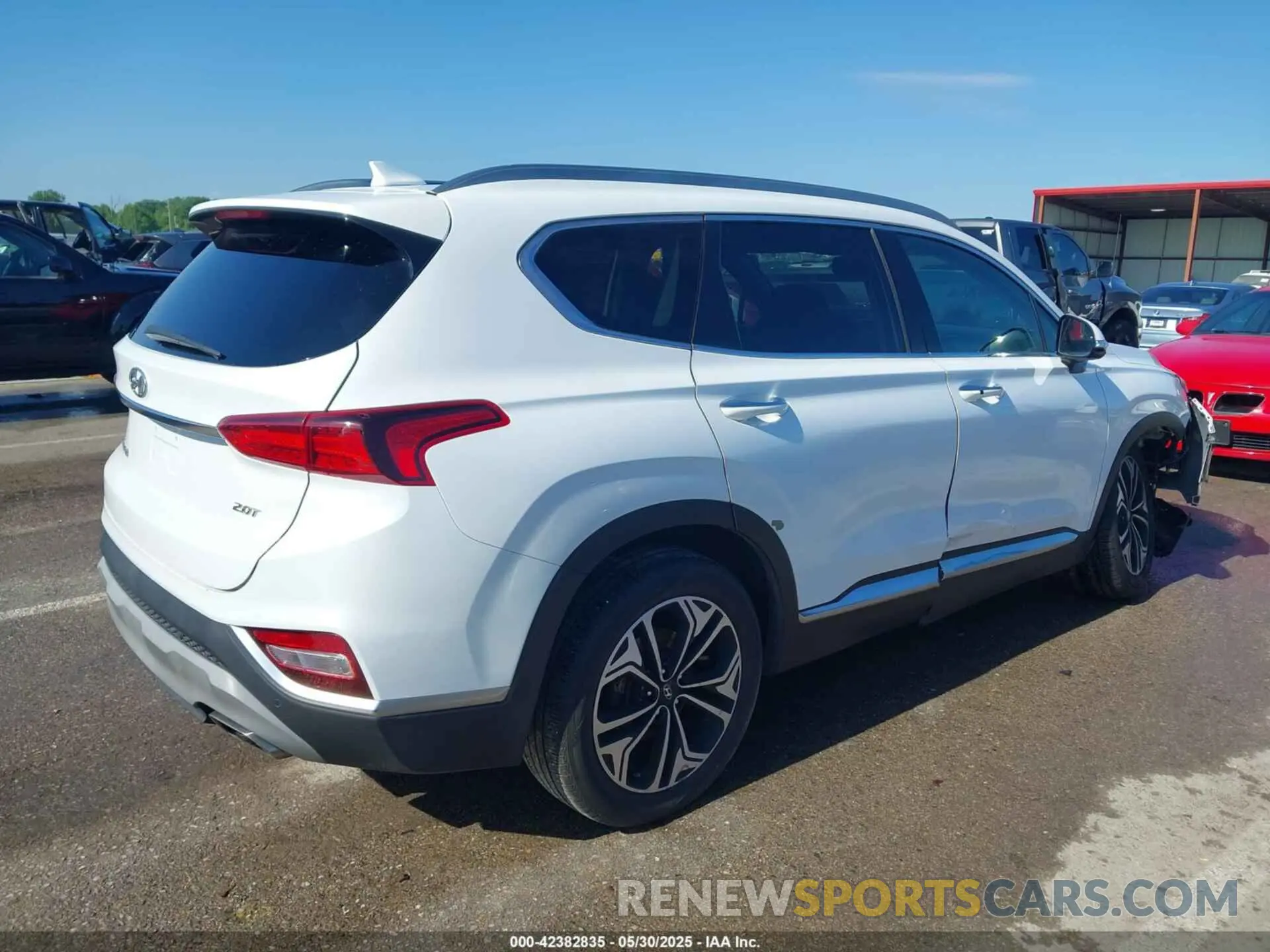 4 Photograph of a damaged car 5NMS53AA0KH023073 HYUNDAI SANTA FE 2019
