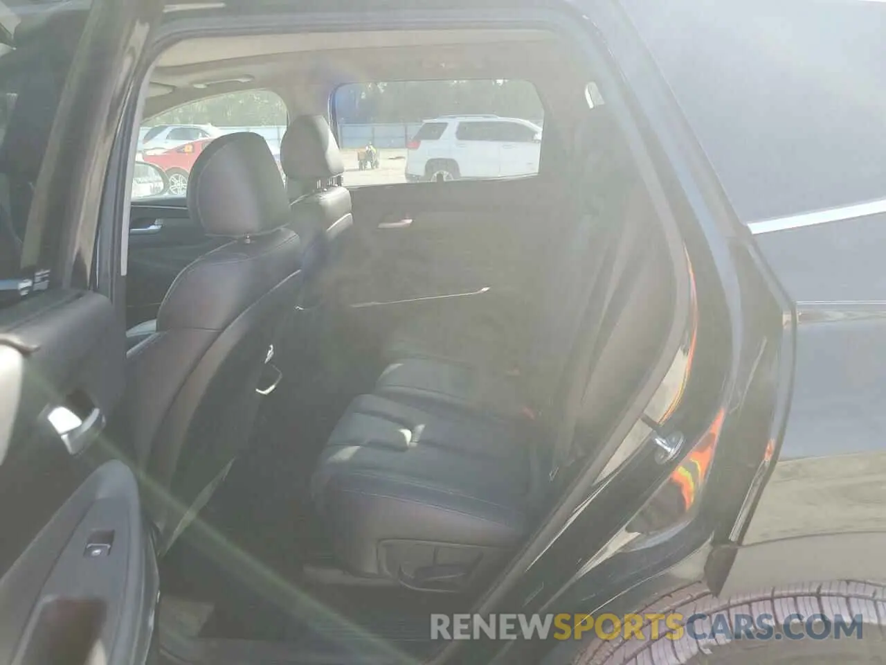 11 Photograph of a damaged car 5NMS53AA2KH124888 HYUNDAI SANTA FE 2019