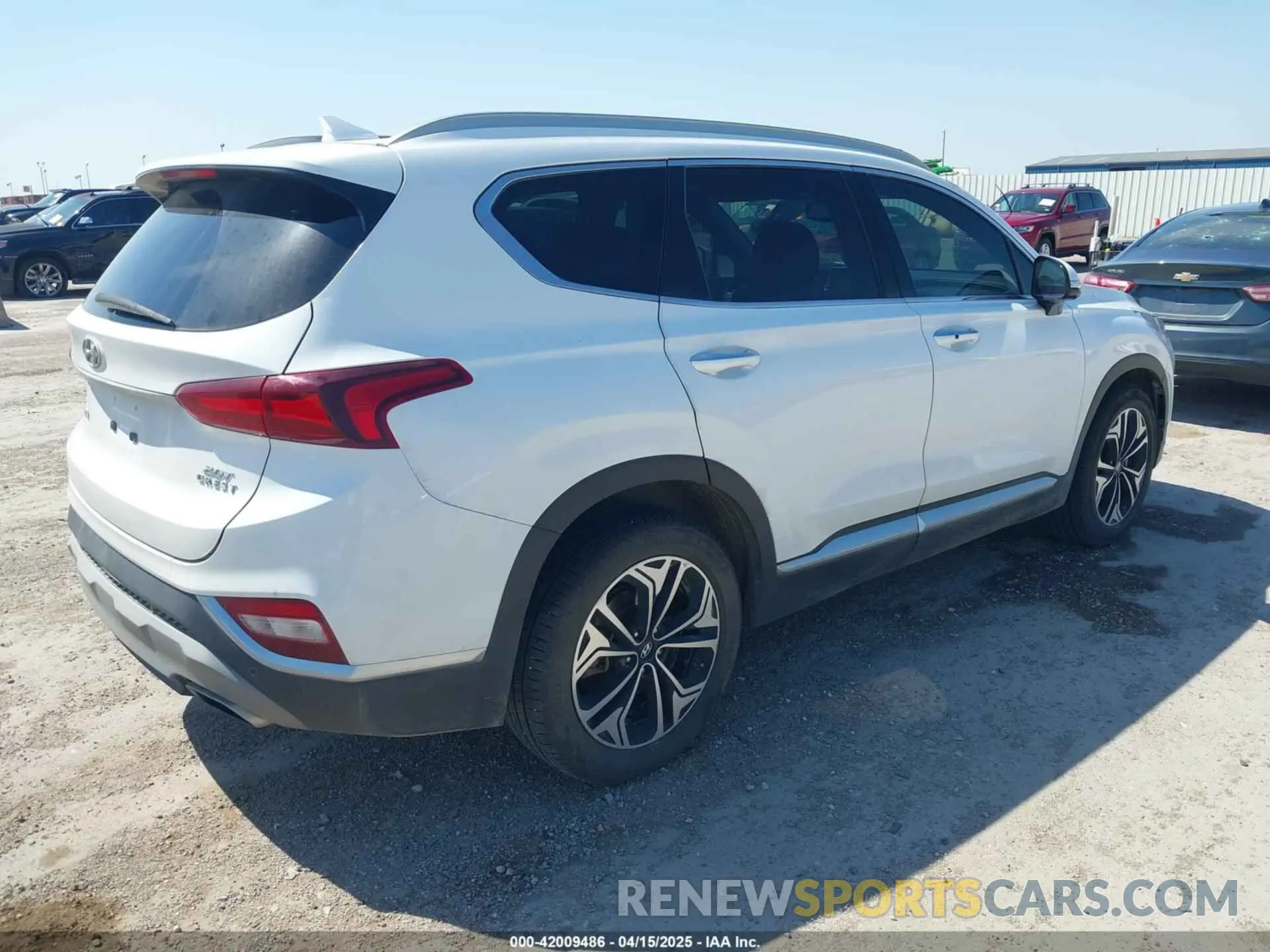 4 Photograph of a damaged car 5NMS53AA3KH015632 HYUNDAI SANTA FE 2019