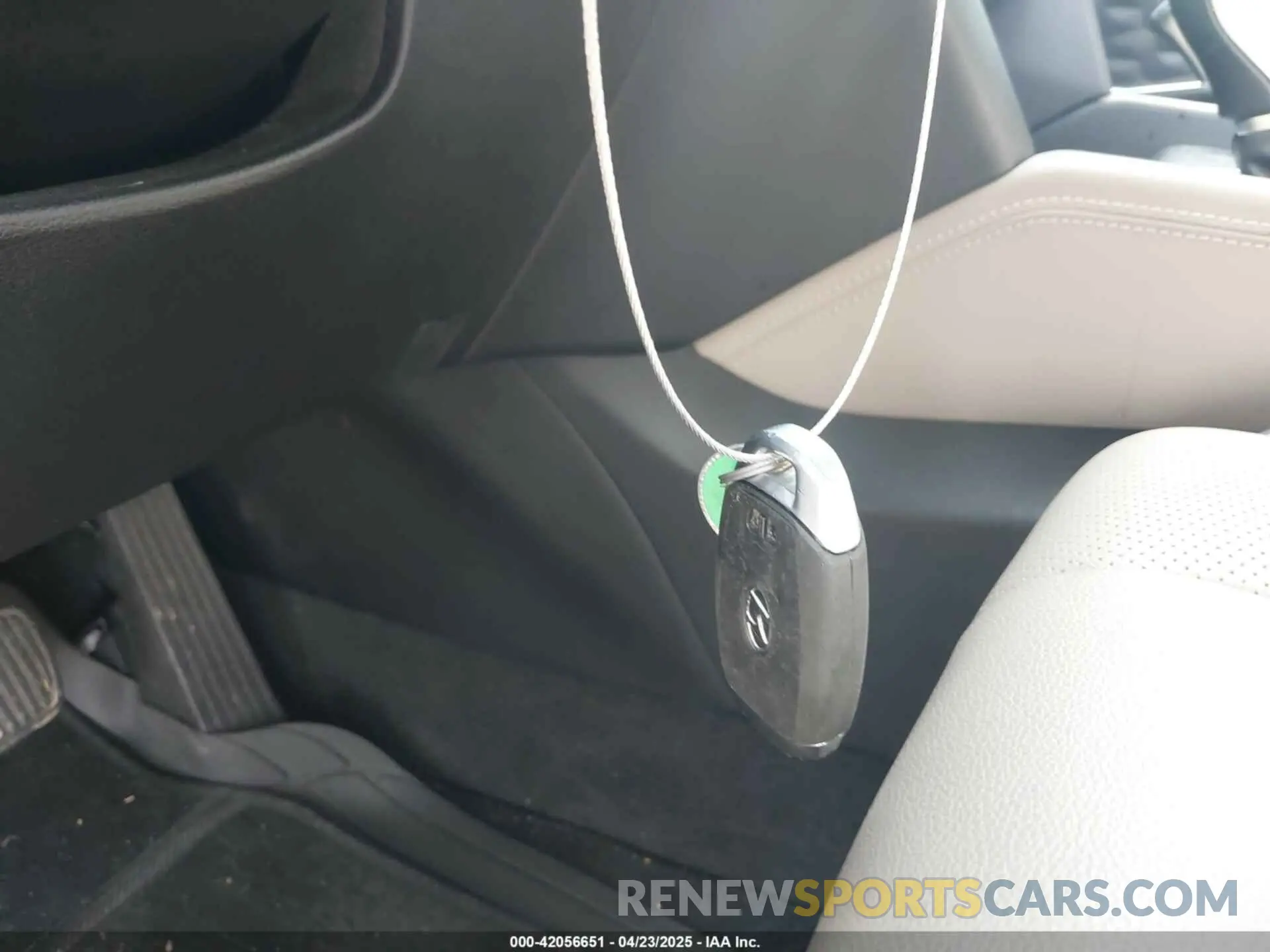 11 Photograph of a damaged car 5NMS53AA7KH052358 HYUNDAI SANTA FE 2019