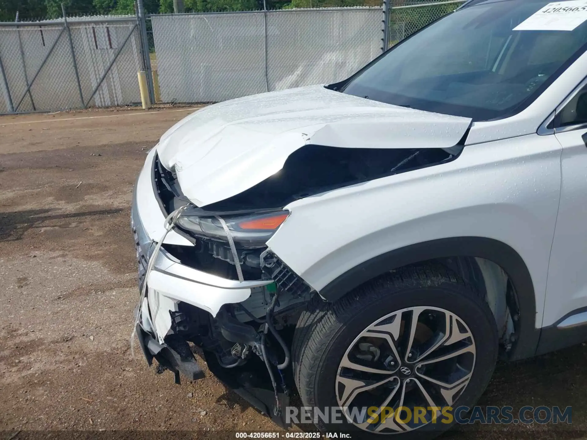 18 Photograph of a damaged car 5NMS53AA7KH052358 HYUNDAI SANTA FE 2019