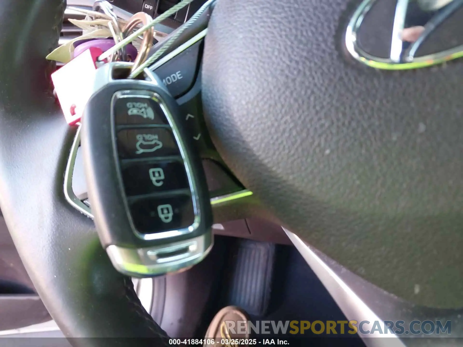 11 Photograph of a damaged car 5NMS53AA8KH077883 HYUNDAI SANTA FE 2019