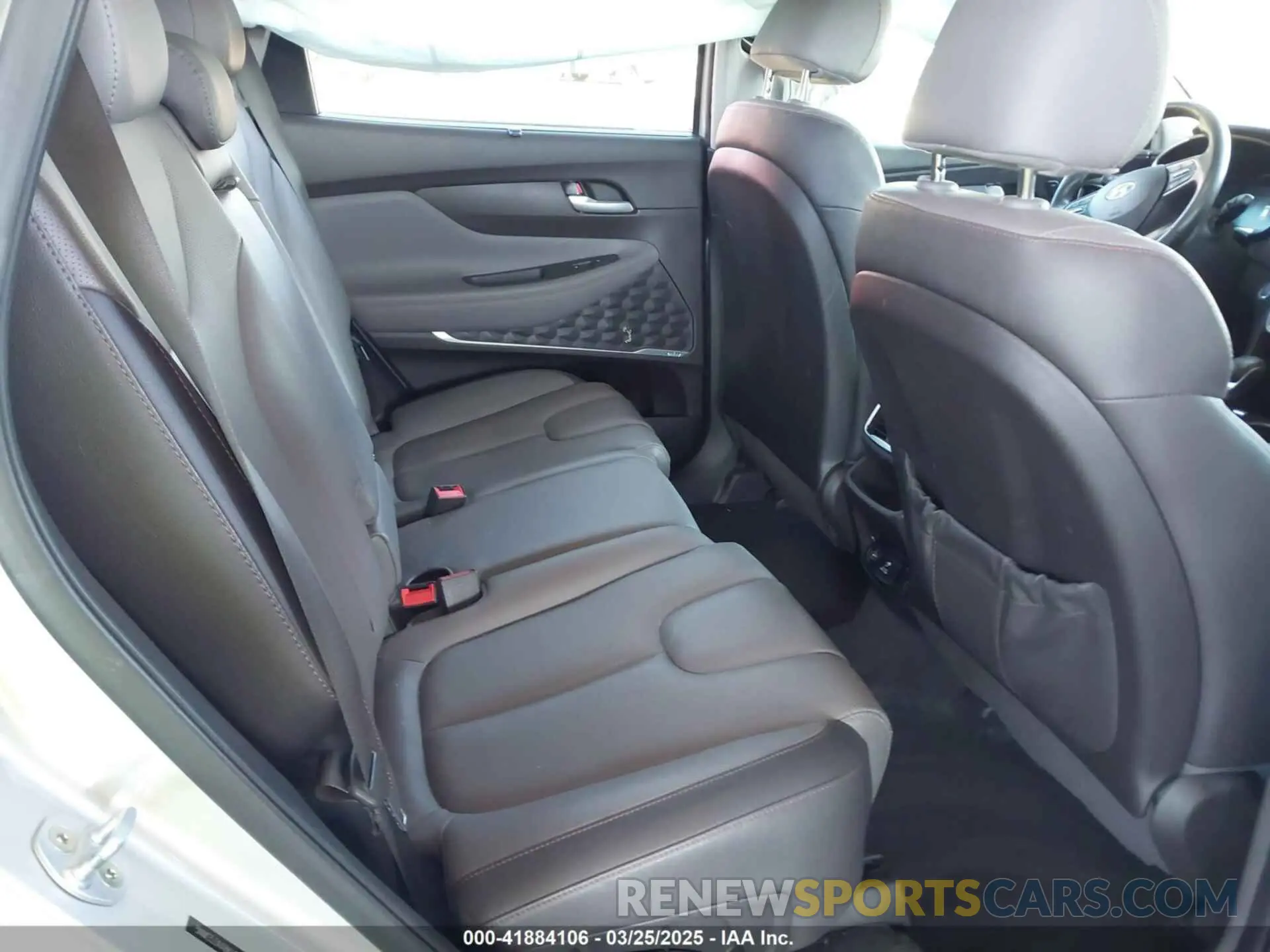 8 Photograph of a damaged car 5NMS53AA8KH077883 HYUNDAI SANTA FE 2019