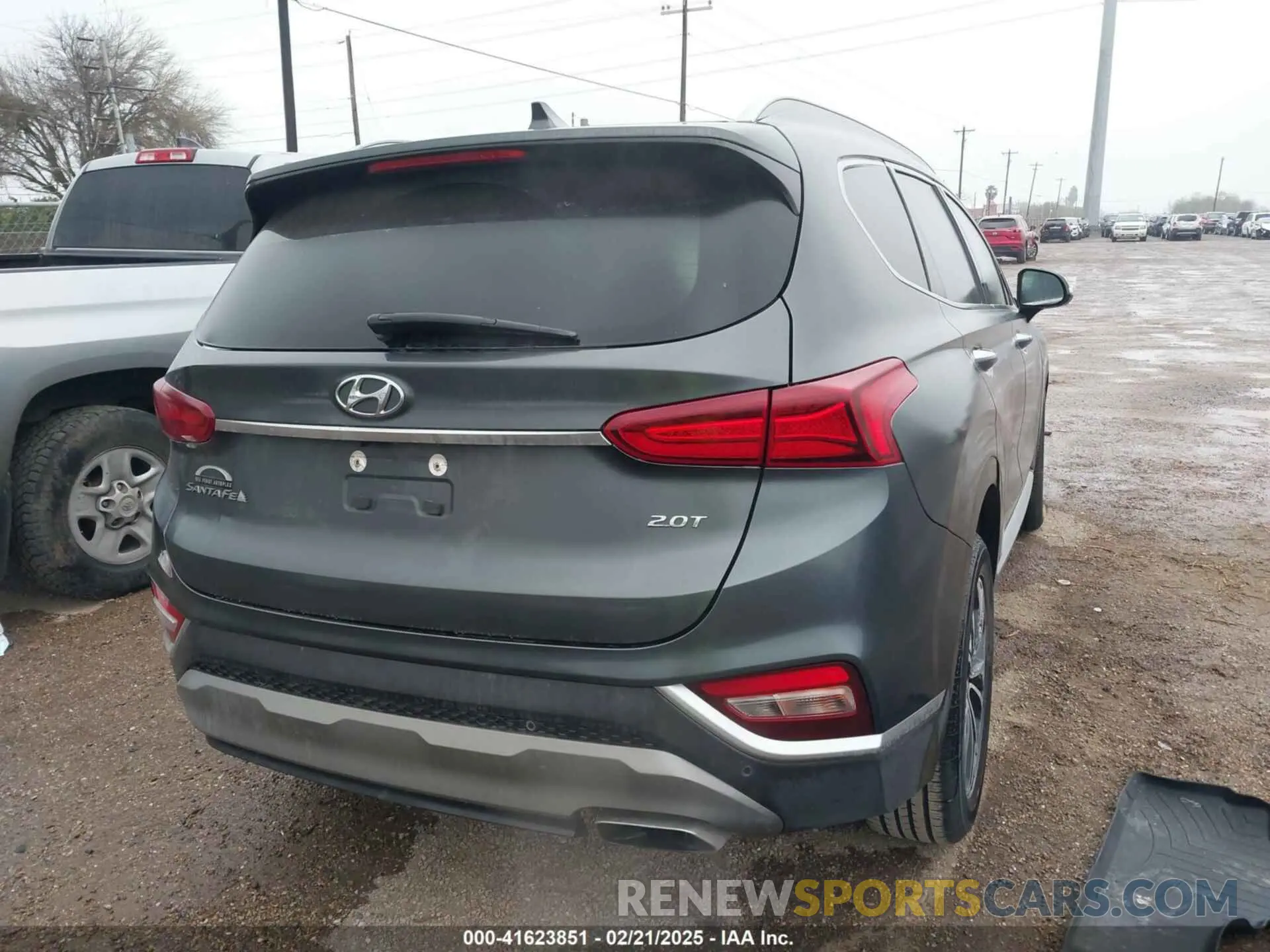 4 Photograph of a damaged car 5NMS53AA9KH055620 HYUNDAI SANTA FE 2019