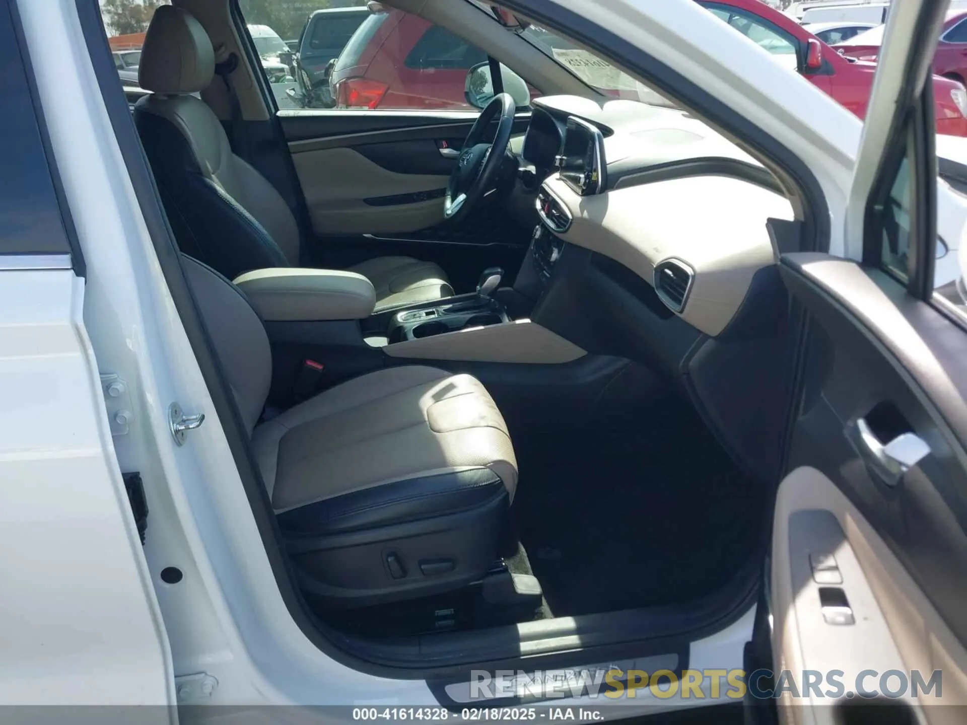 5 Photograph of a damaged car 5NMS53AA9KH112799 HYUNDAI SANTA FE 2019