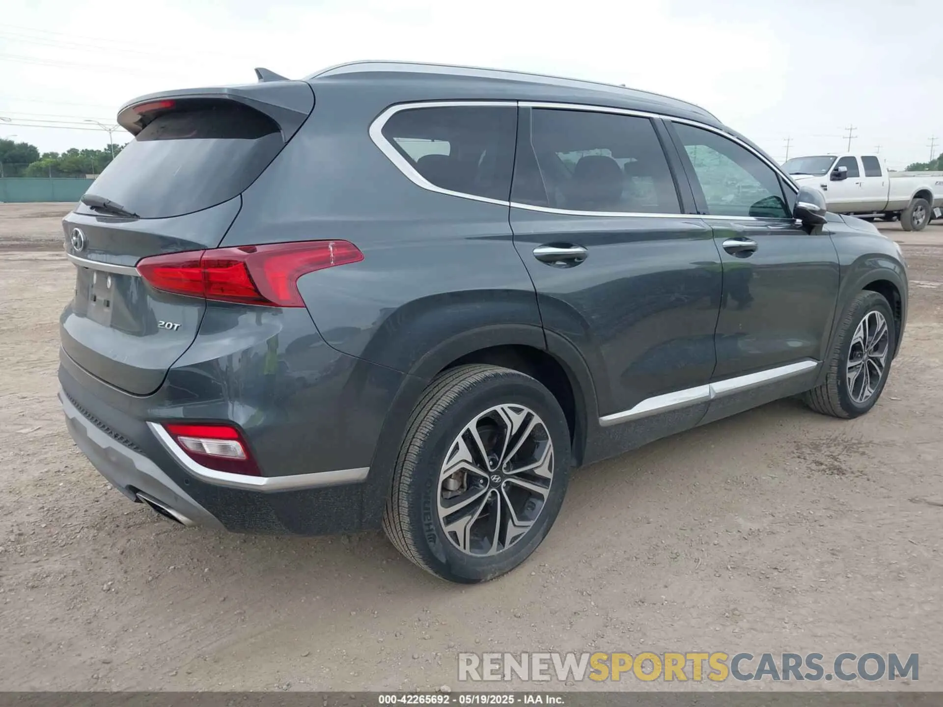4 Photograph of a damaged car 5NMS53AA9KH116223 HYUNDAI SANTA FE 2019
