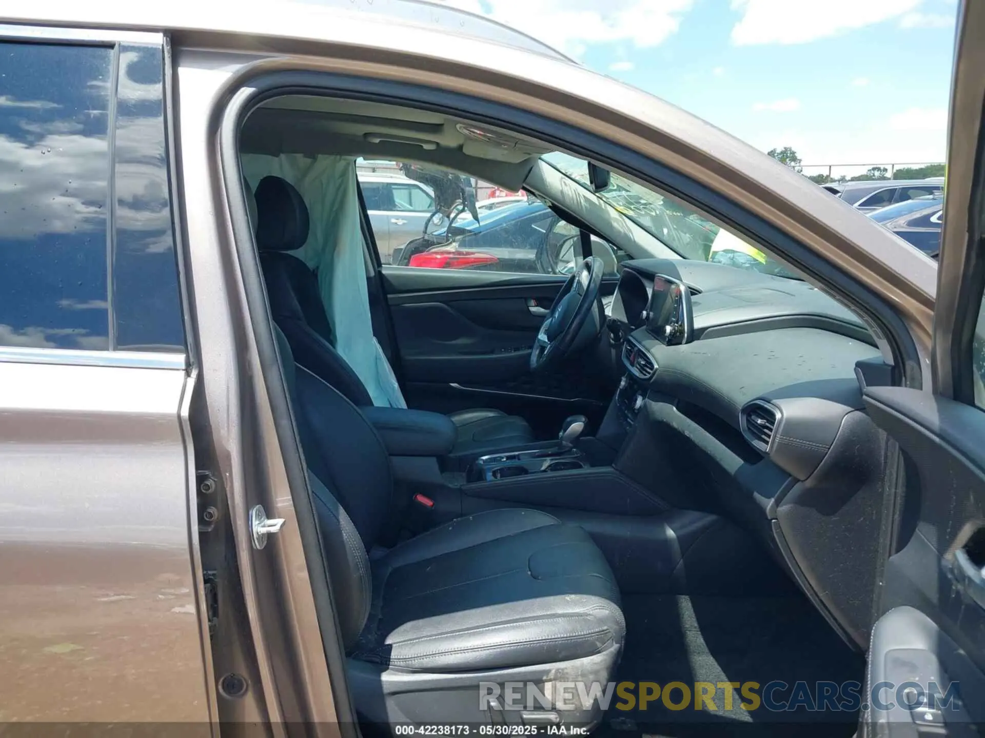 5 Photograph of a damaged car 5NMS53AA9KH128307 HYUNDAI SANTA FE 2019