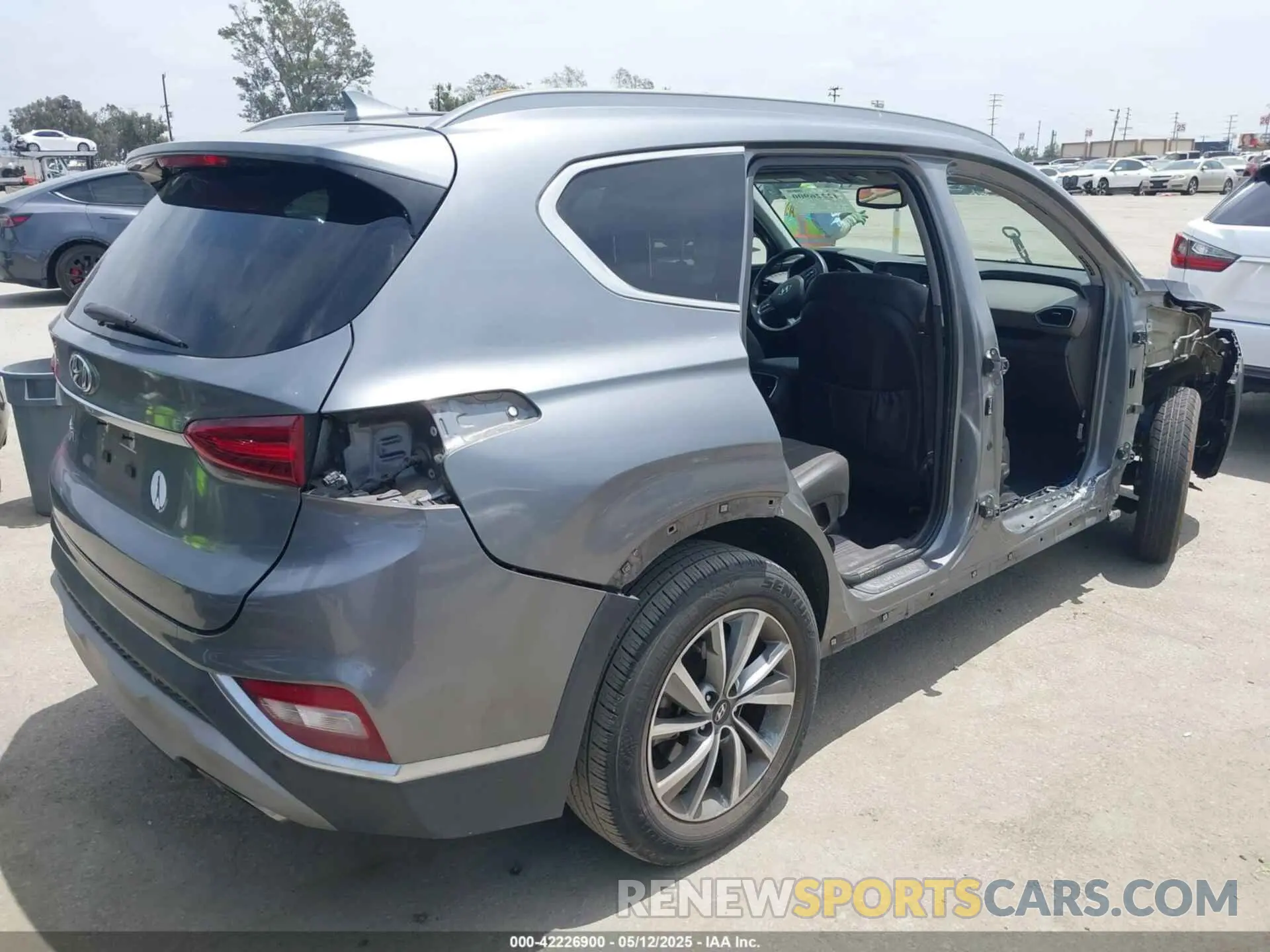 4 Photograph of a damaged car 5NMS53AD2KH088517 HYUNDAI SANTA FE 2019