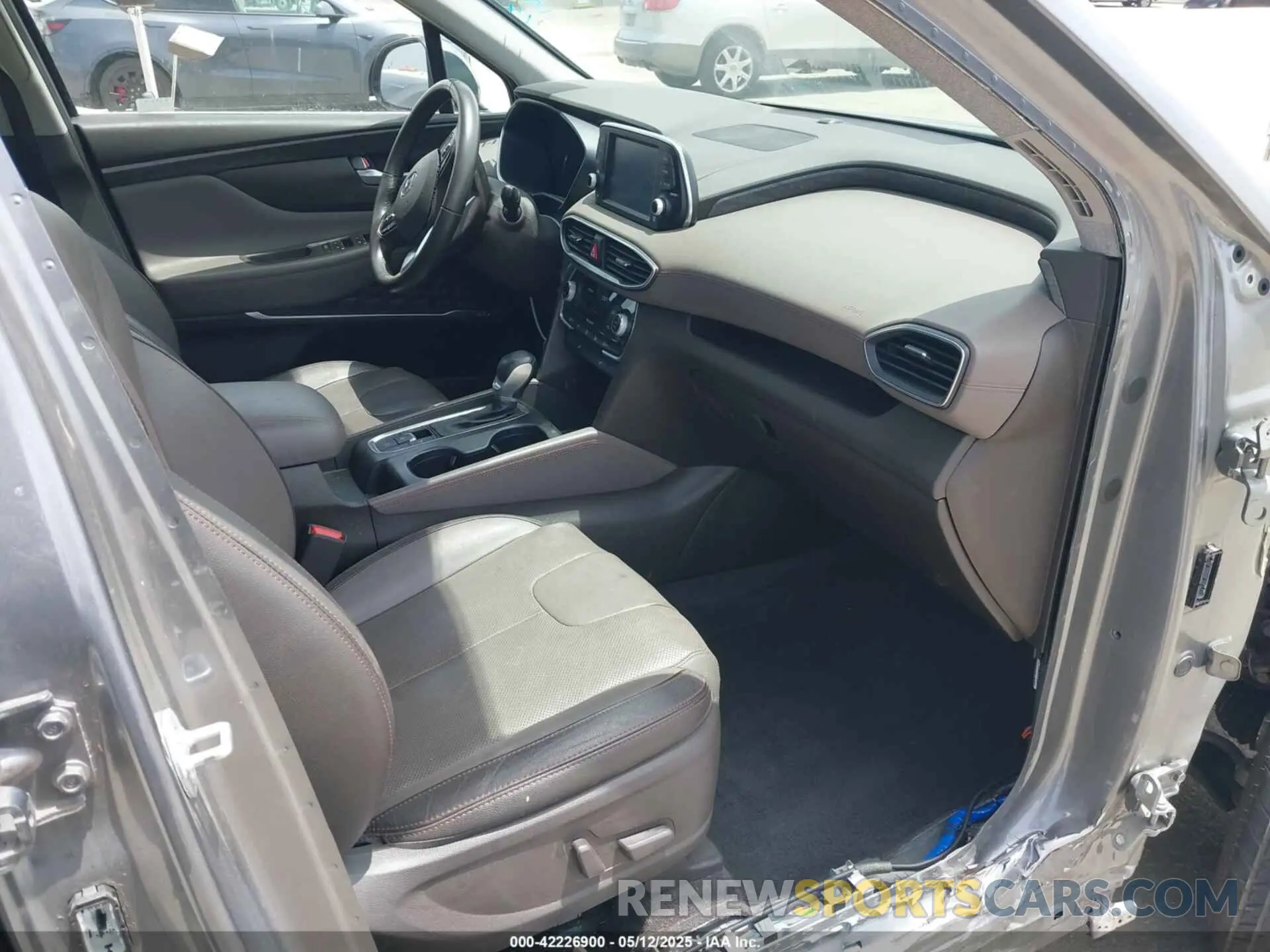 5 Photograph of a damaged car 5NMS53AD2KH088517 HYUNDAI SANTA FE 2019