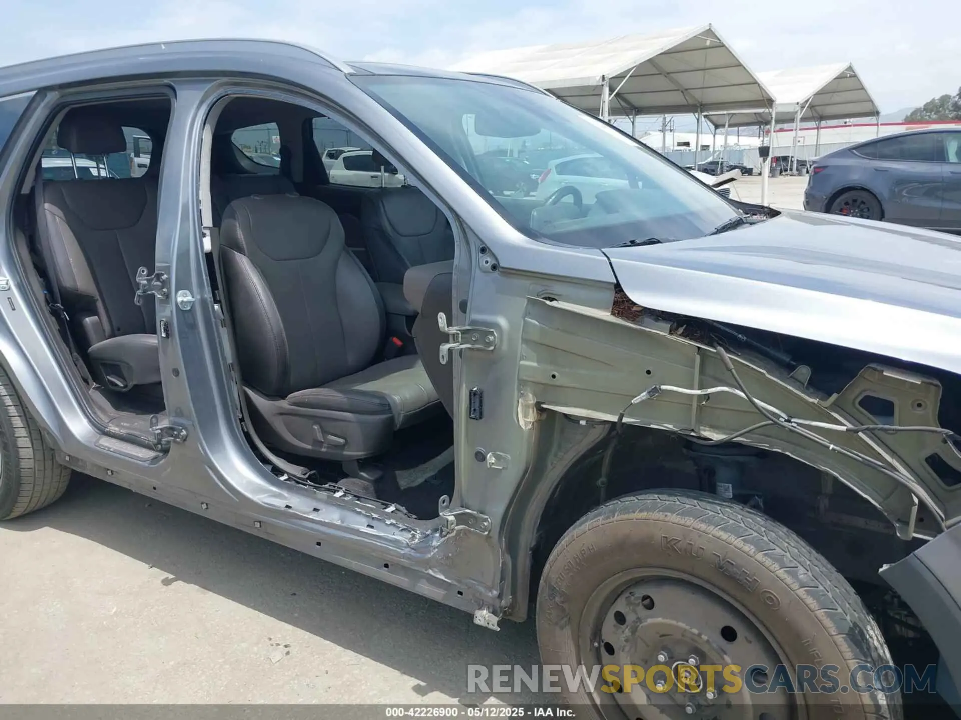 6 Photograph of a damaged car 5NMS53AD2KH088517 HYUNDAI SANTA FE 2019