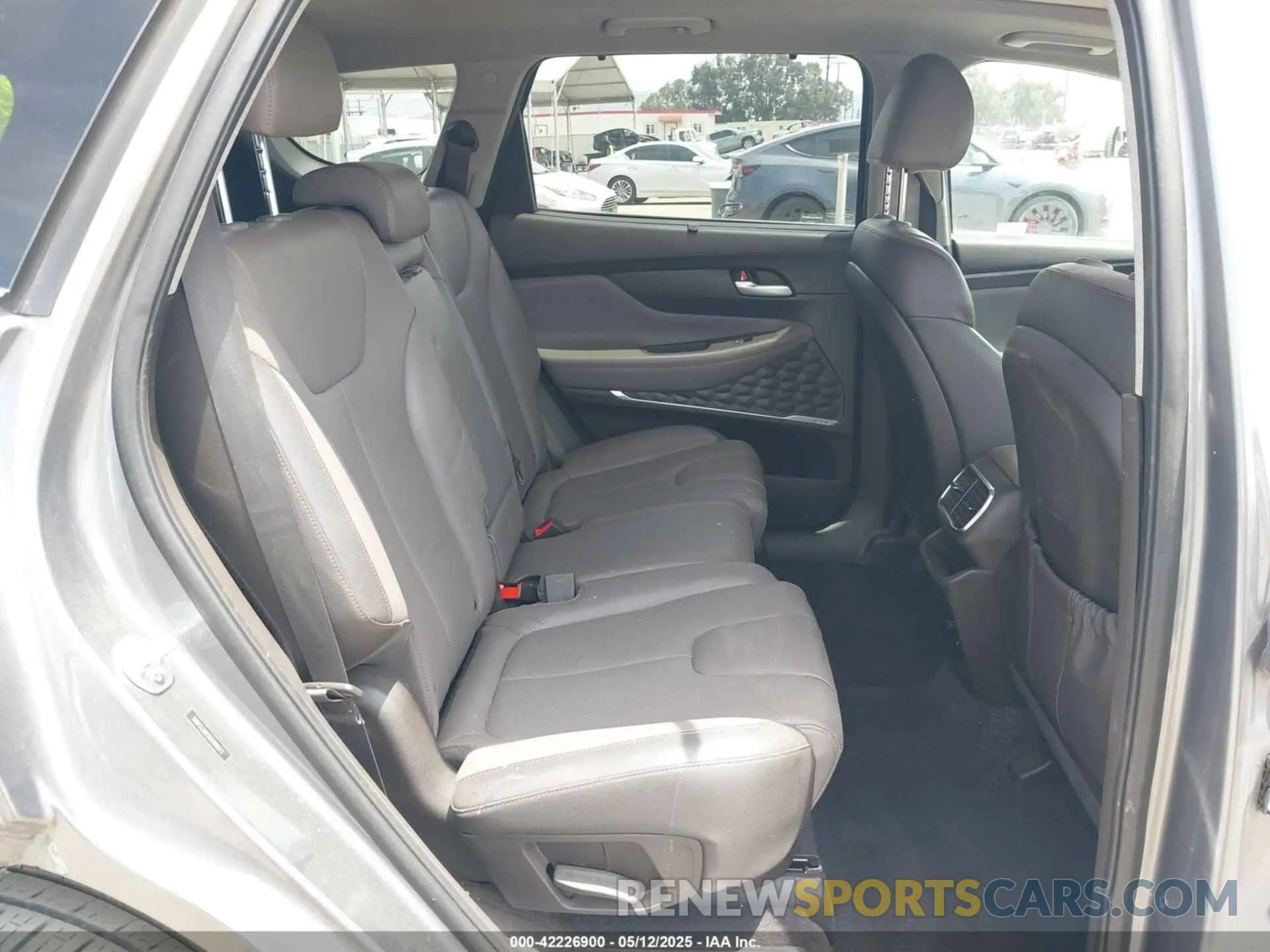 8 Photograph of a damaged car 5NMS53AD2KH088517 HYUNDAI SANTA FE 2019