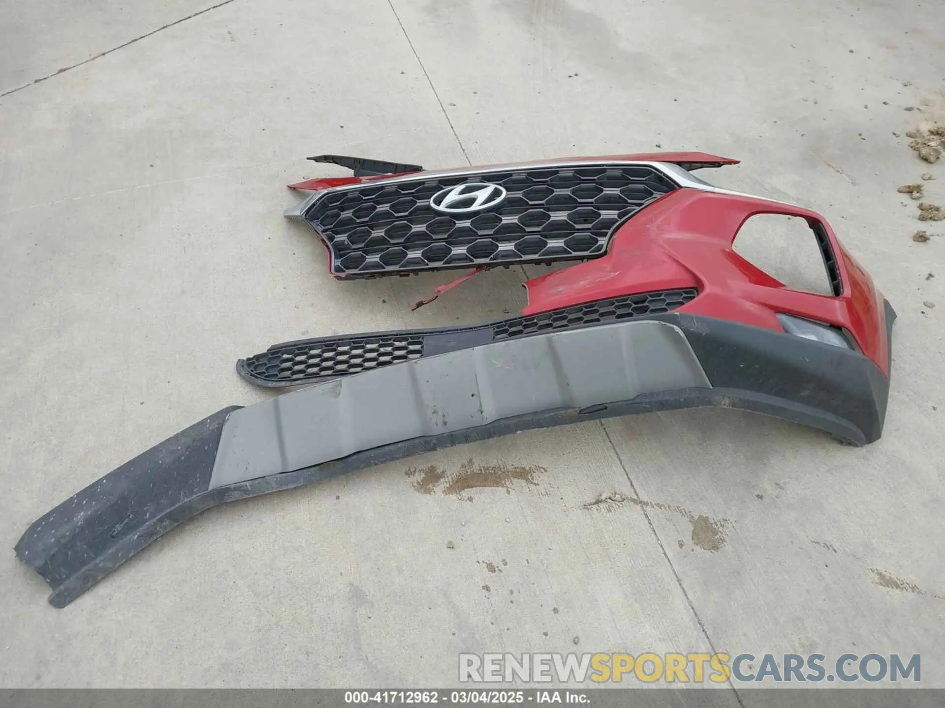 12 Photograph of a damaged car 5NMS53AD2KH110435 HYUNDAI SANTA FE 2019