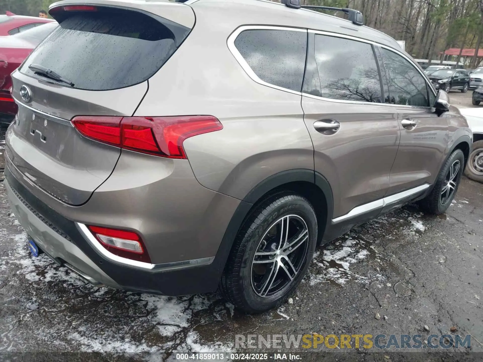 4 Photograph of a damaged car 5NMS53AD6KH003873 HYUNDAI SANTA FE 2019