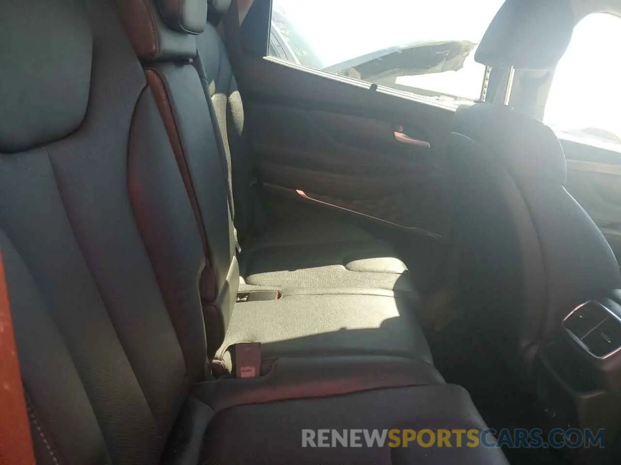 10 Photograph of a damaged car 5NMS53AD6KH107215 HYUNDAI SANTA FE 2019