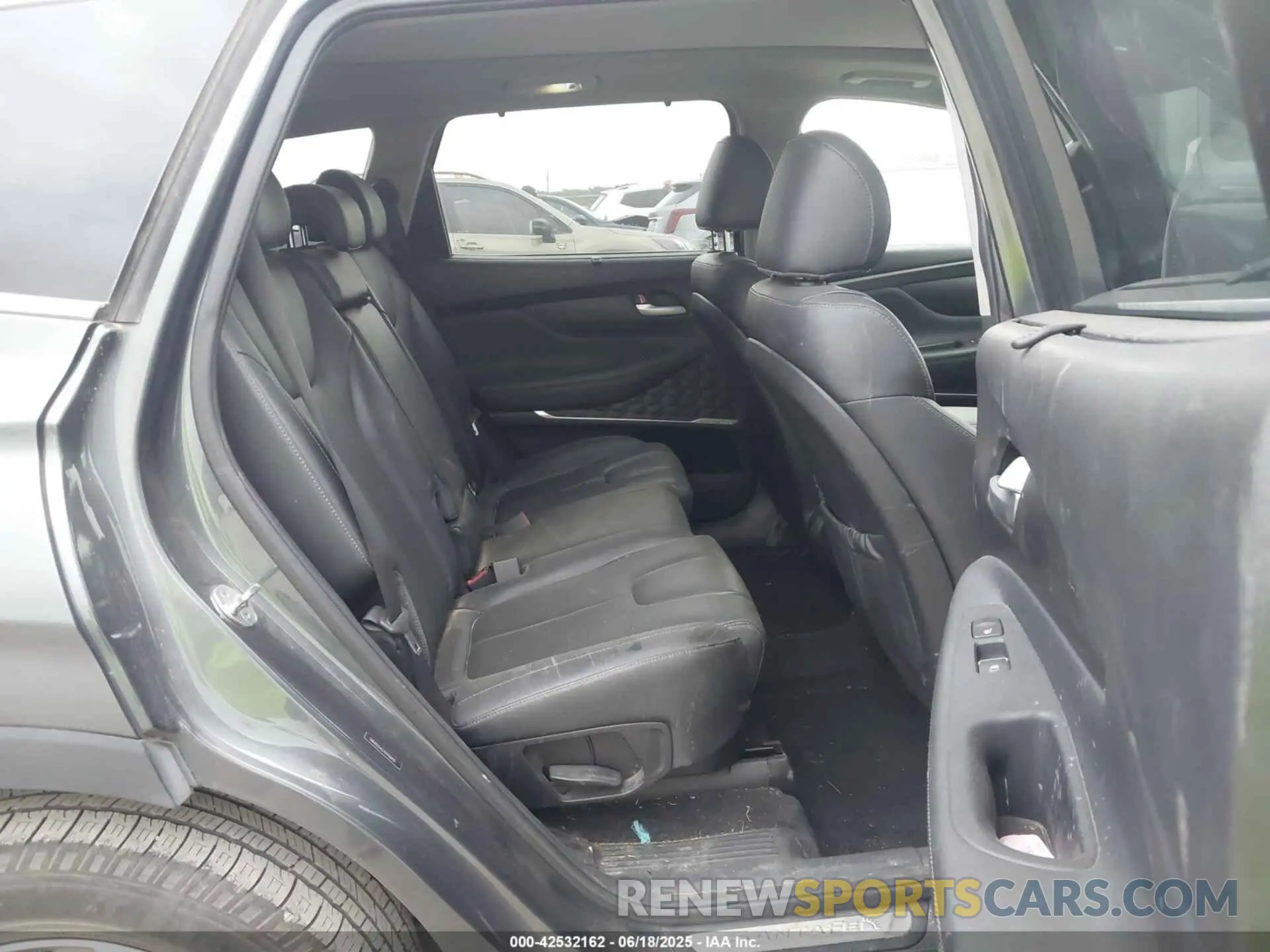 8 Photograph of a damaged car 5NMS53AD7KH126937 HYUNDAI SANTA FE 2019