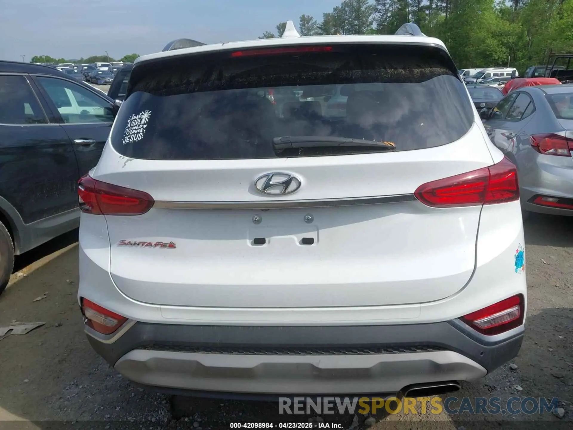 16 Photograph of a damaged car 5NMS53AD9KH028668 HYUNDAI SANTA FE 2019