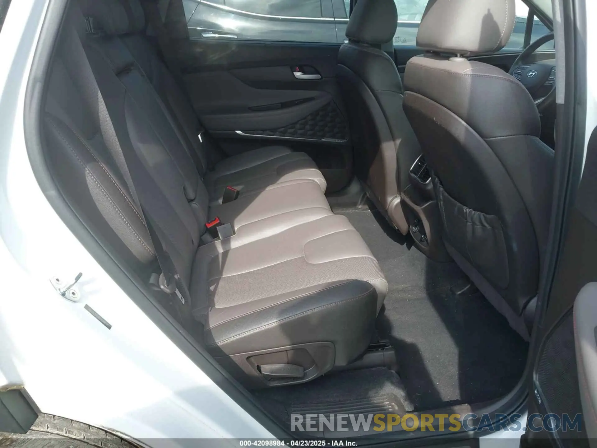 8 Photograph of a damaged car 5NMS53AD9KH028668 HYUNDAI SANTA FE 2019