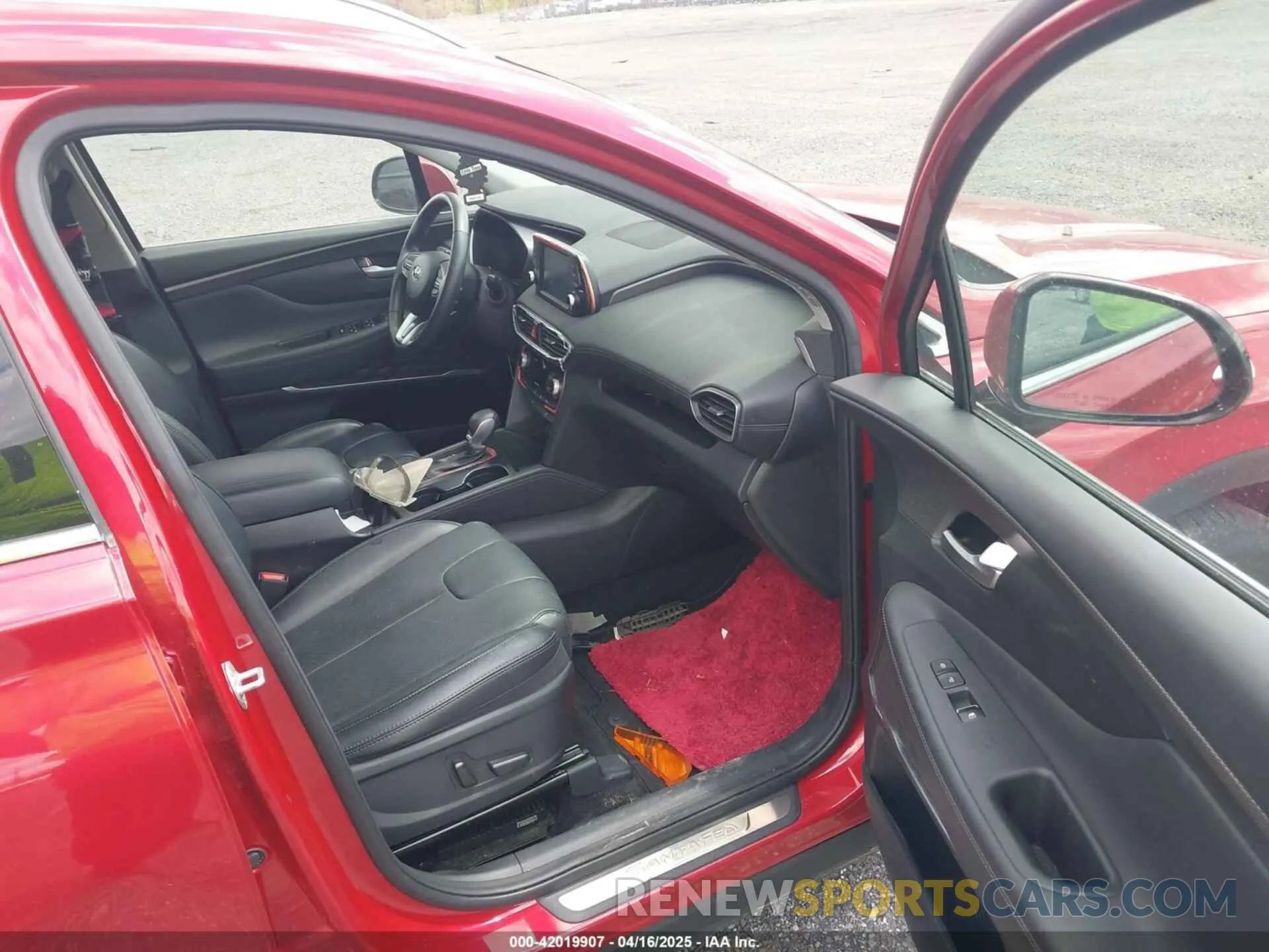 5 Photograph of a damaged car 5NMS53ADXKH059296 HYUNDAI SANTA FE 2019