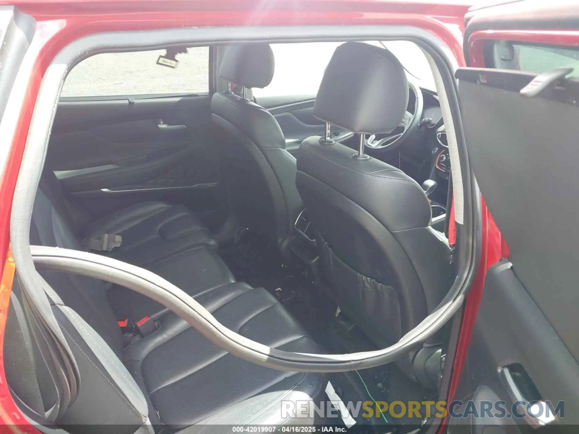 8 Photograph of a damaged car 5NMS53ADXKH059296 HYUNDAI SANTA FE 2019