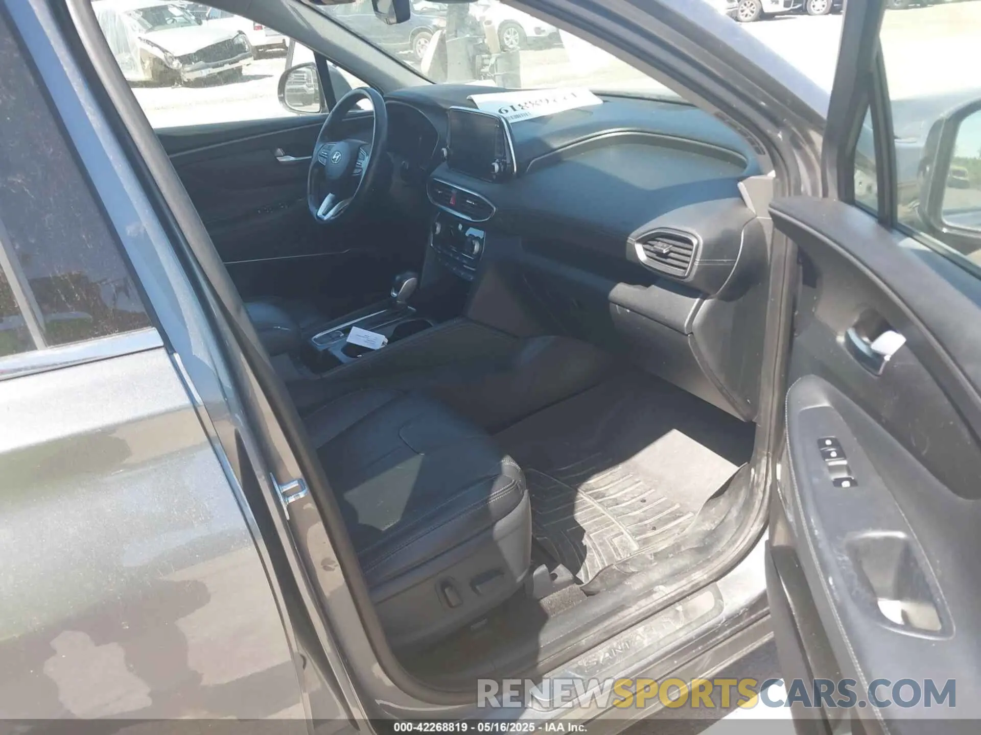 5 Photograph of a damaged car 5NMS5CAA1KH076297 HYUNDAI SANTA FE 2019