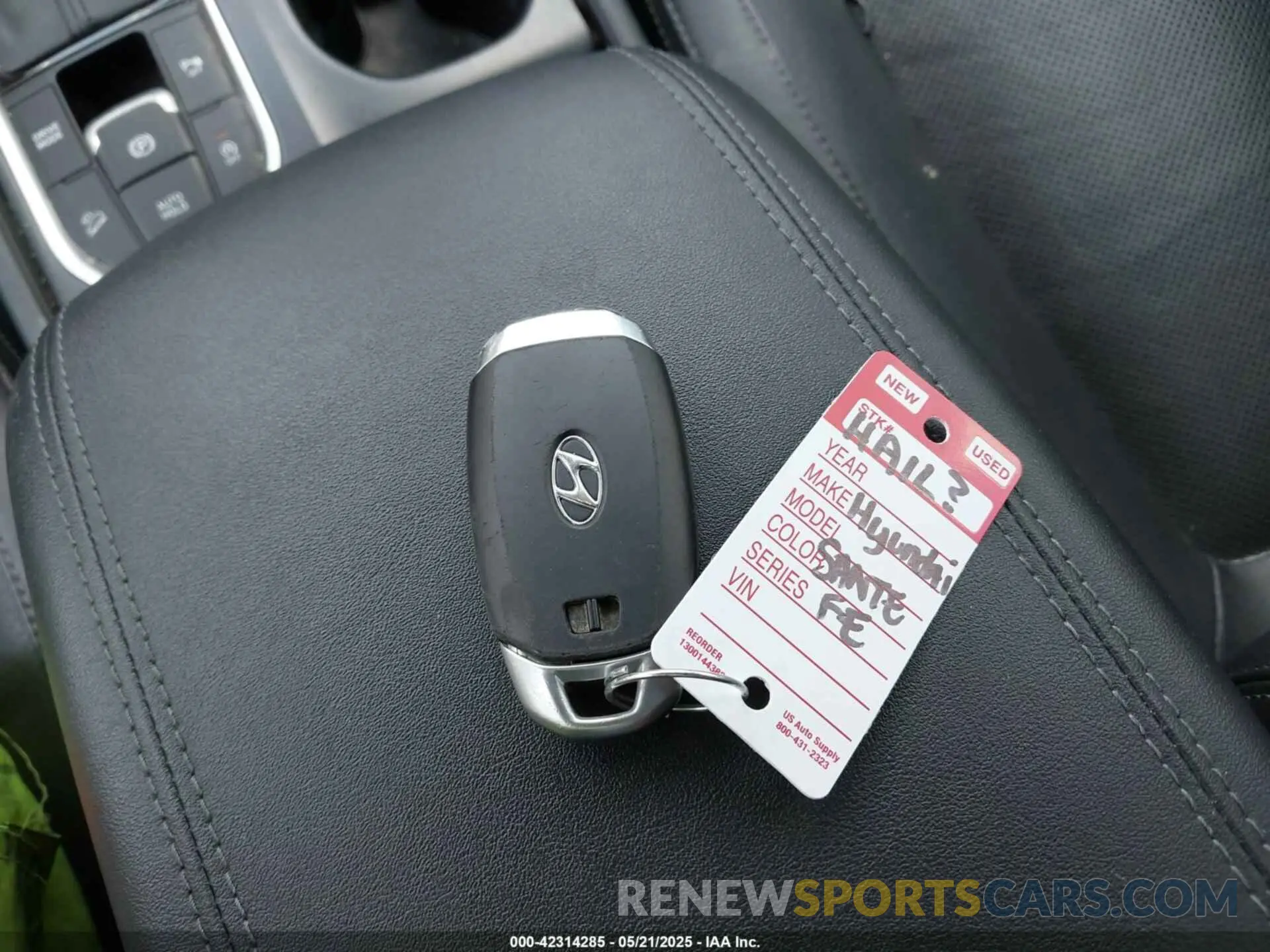 11 Photograph of a damaged car 5NMS5CAA1KH136238 HYUNDAI SANTA FE 2019
