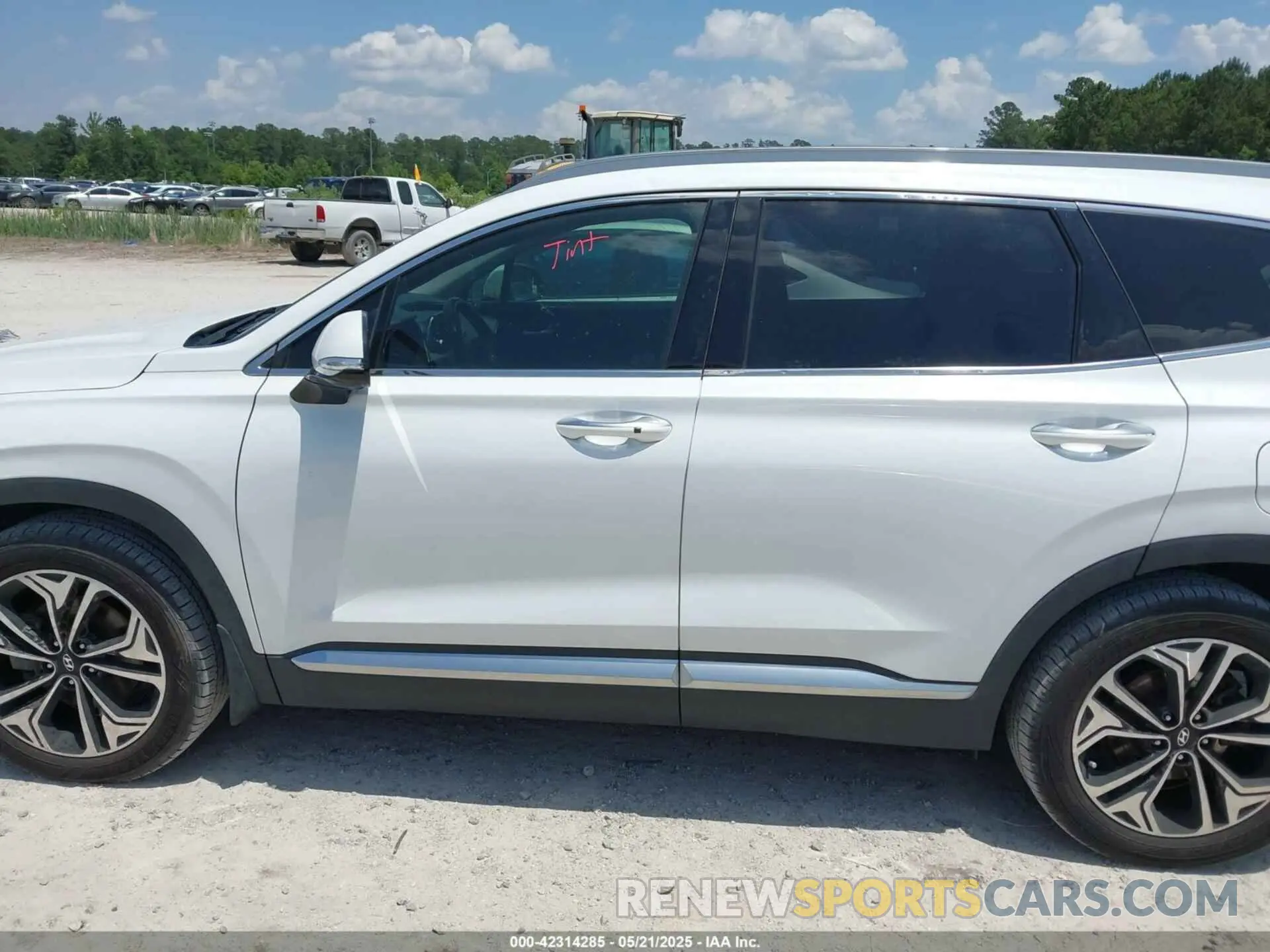 14 Photograph of a damaged car 5NMS5CAA1KH136238 HYUNDAI SANTA FE 2019